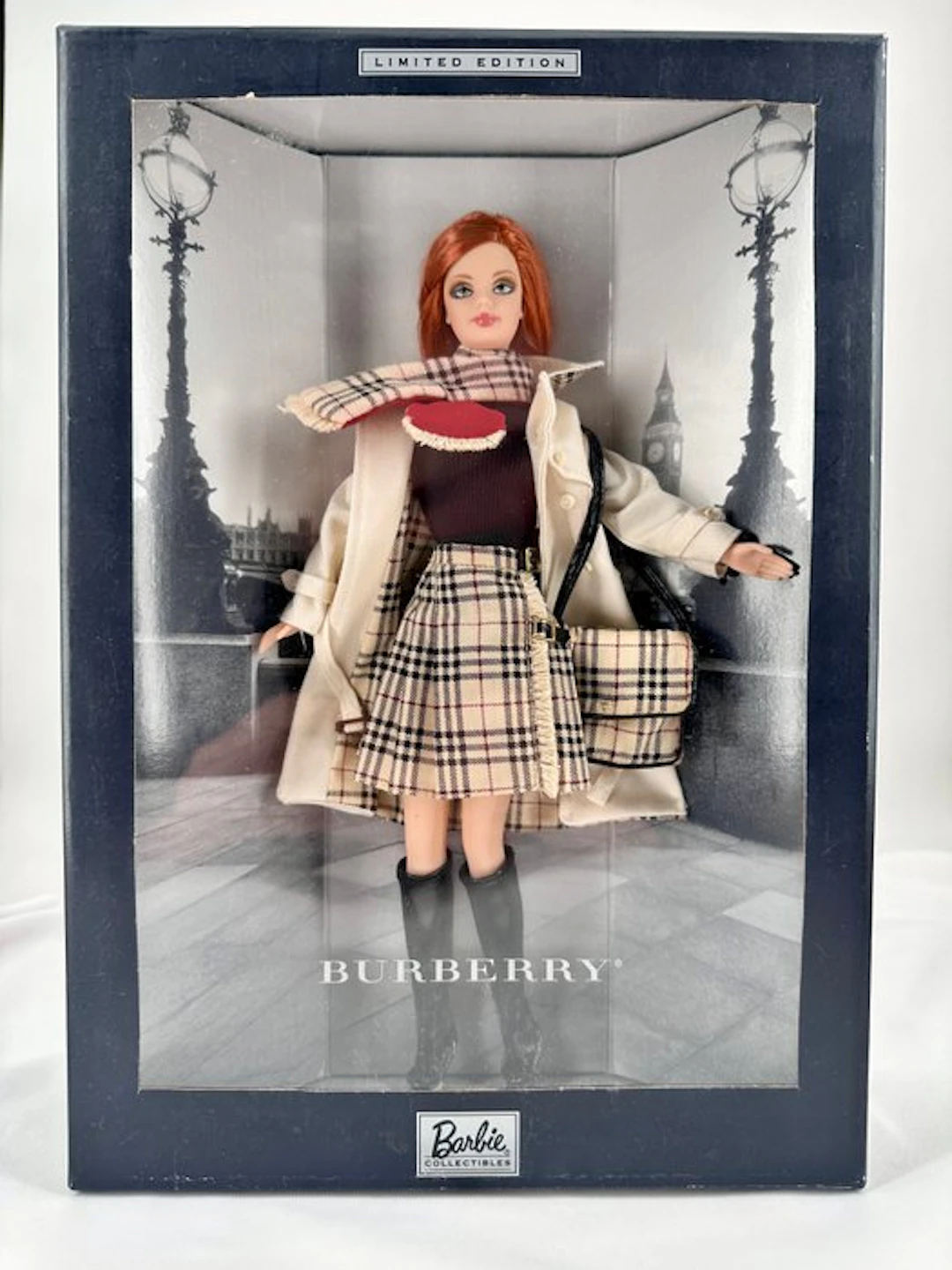 Mattel - Barbie doll - Burberry – Limited Collector Edition – 2000 - U.S.