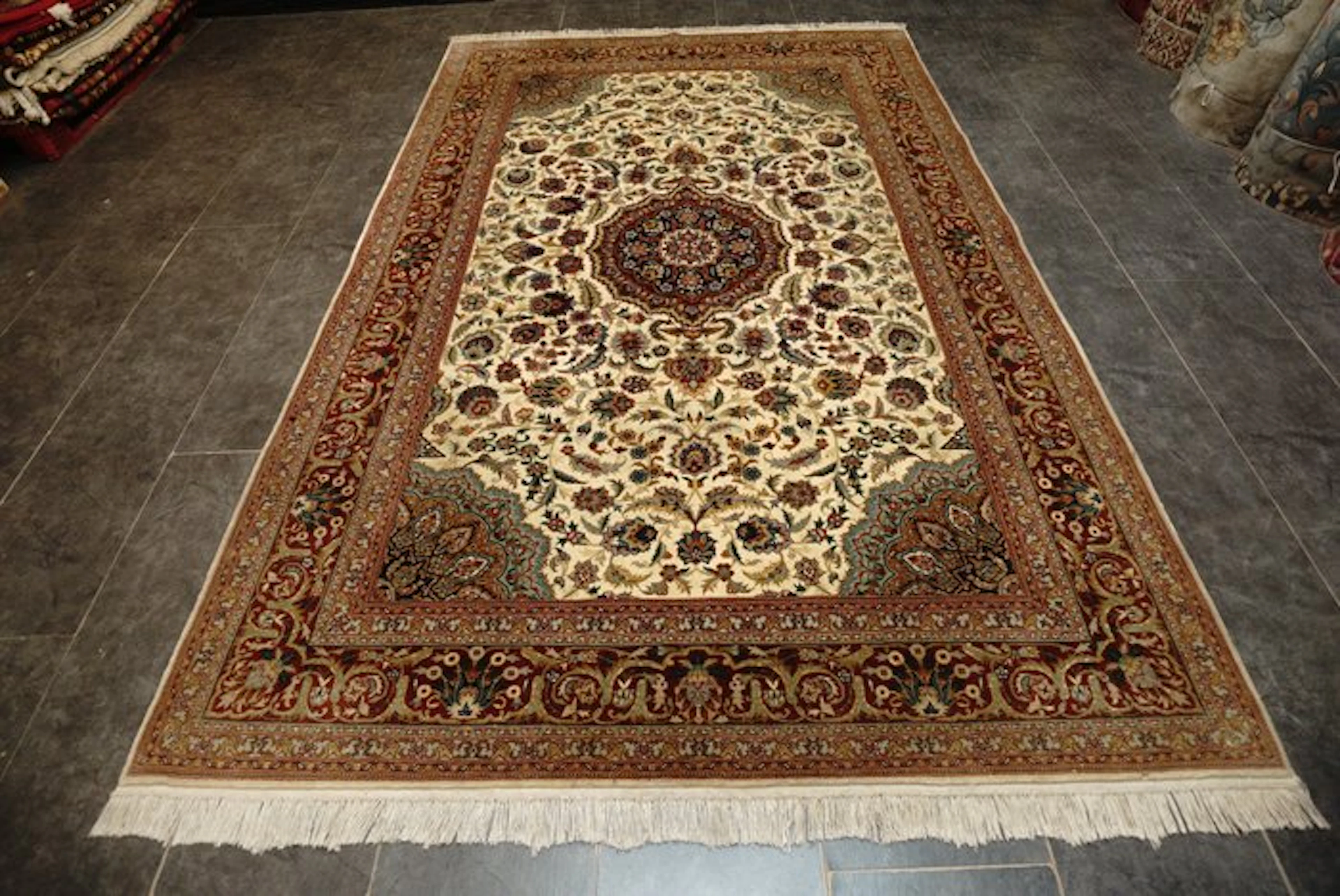 Isfahan - Carpet - 280 cm - 185 cm