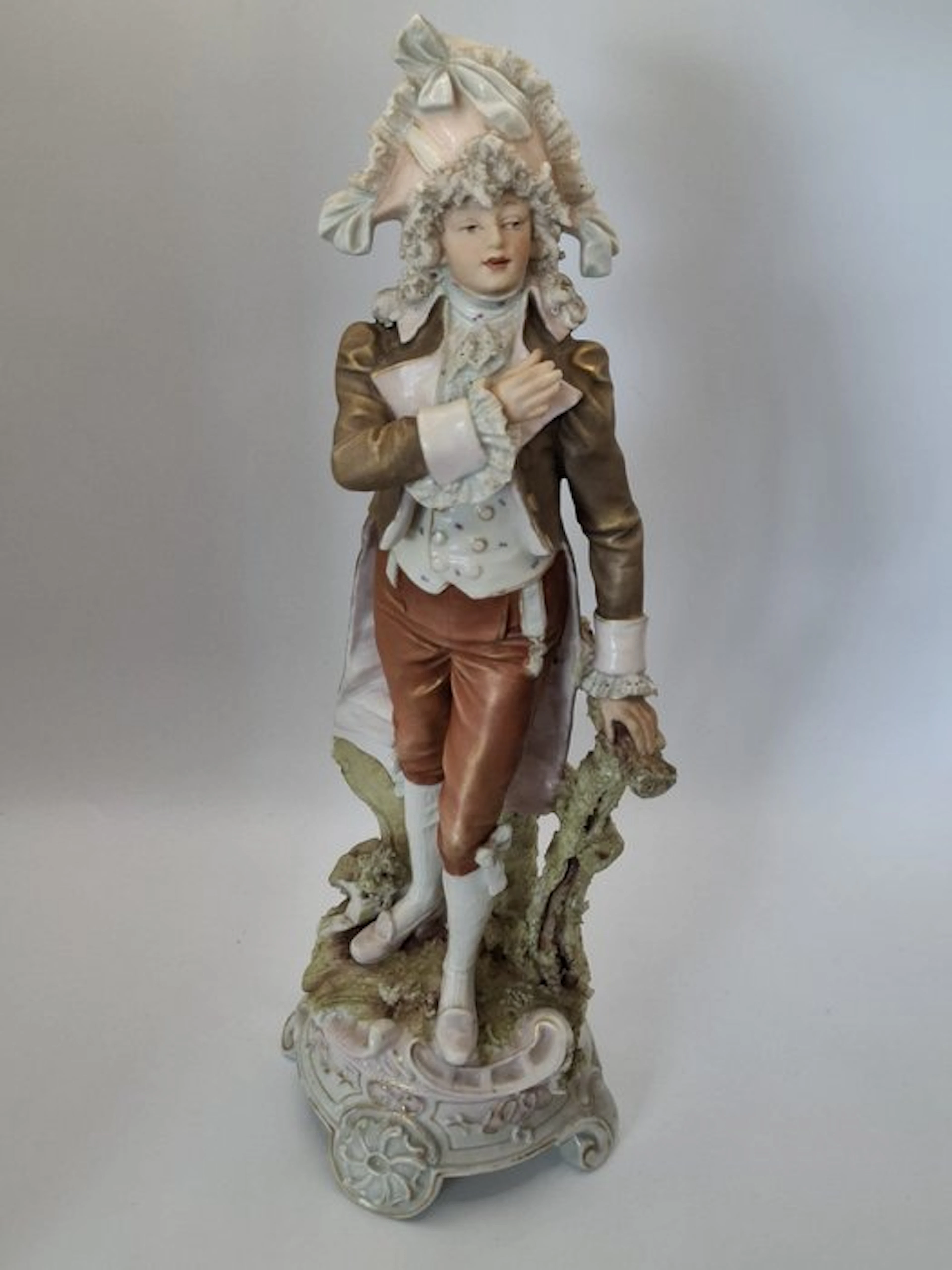 Royal Dux - Figurine - Homme en costume XVIIIe siècle - Porcelain