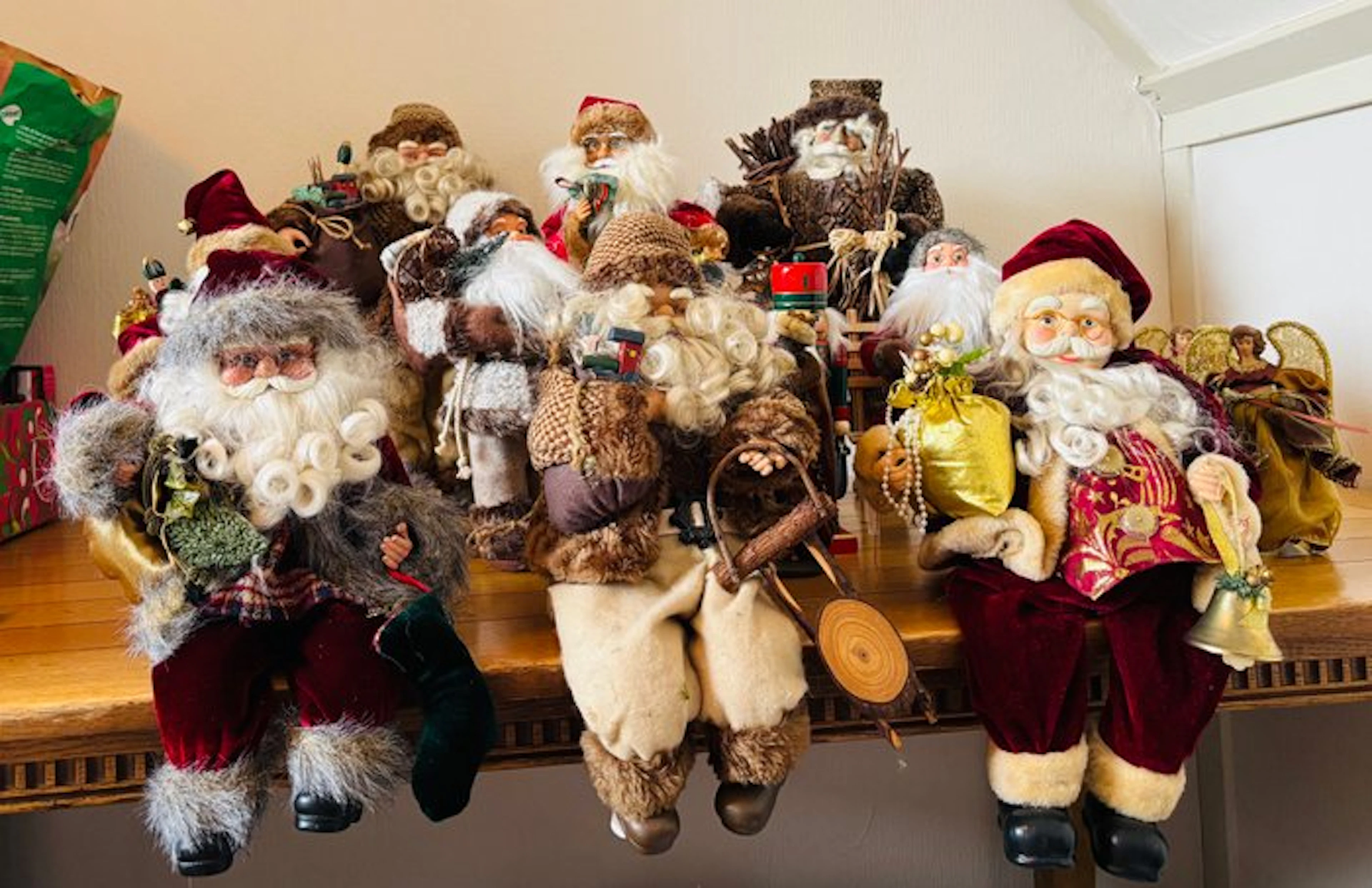 Christmas decoration (14) - Plastic - Traditional Santa Clauses