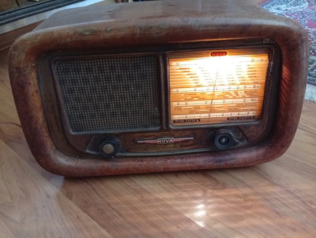 Nova - 5M2 Tube radio