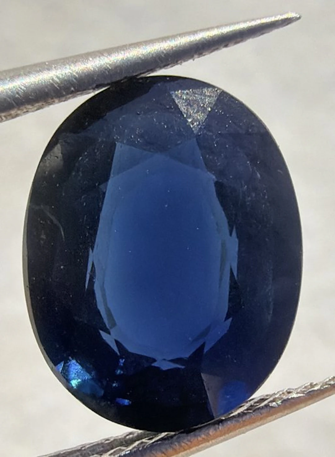 Blue Sapphire - 2.50 ct - Antwerp Laboratory for Gemstone Testing (ALGT)