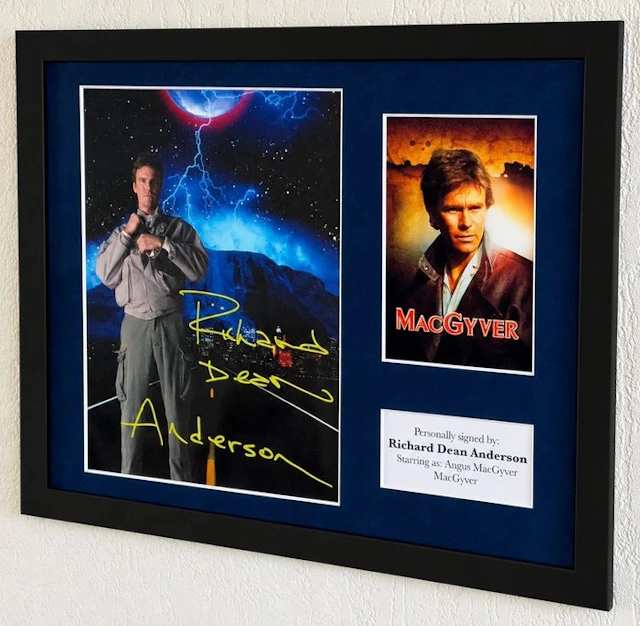MacGyver - Richard Dean Anderson (MacGyver) Premium Framed