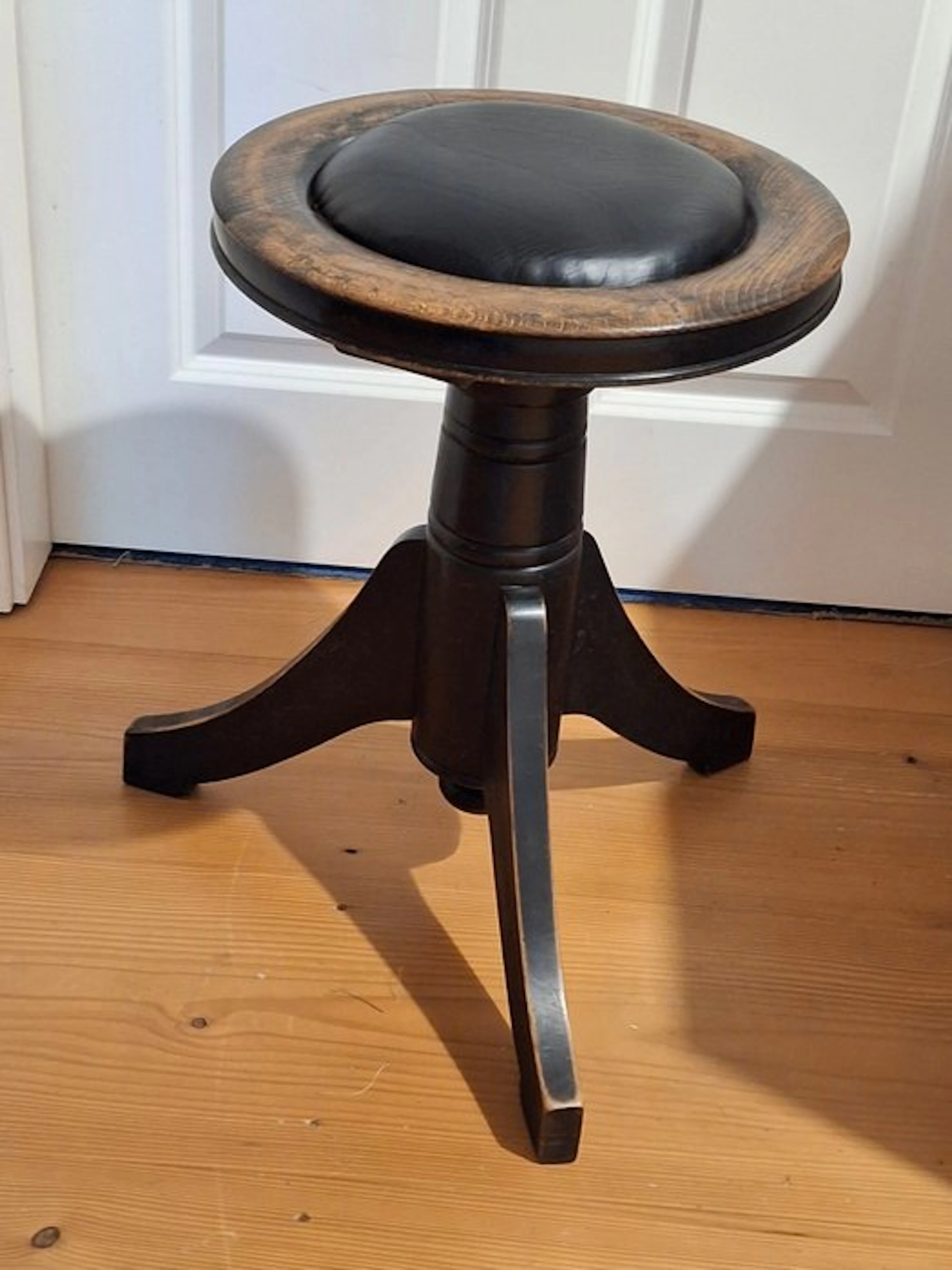 Stool - piano stool - Oak - Spindle Oak Leather