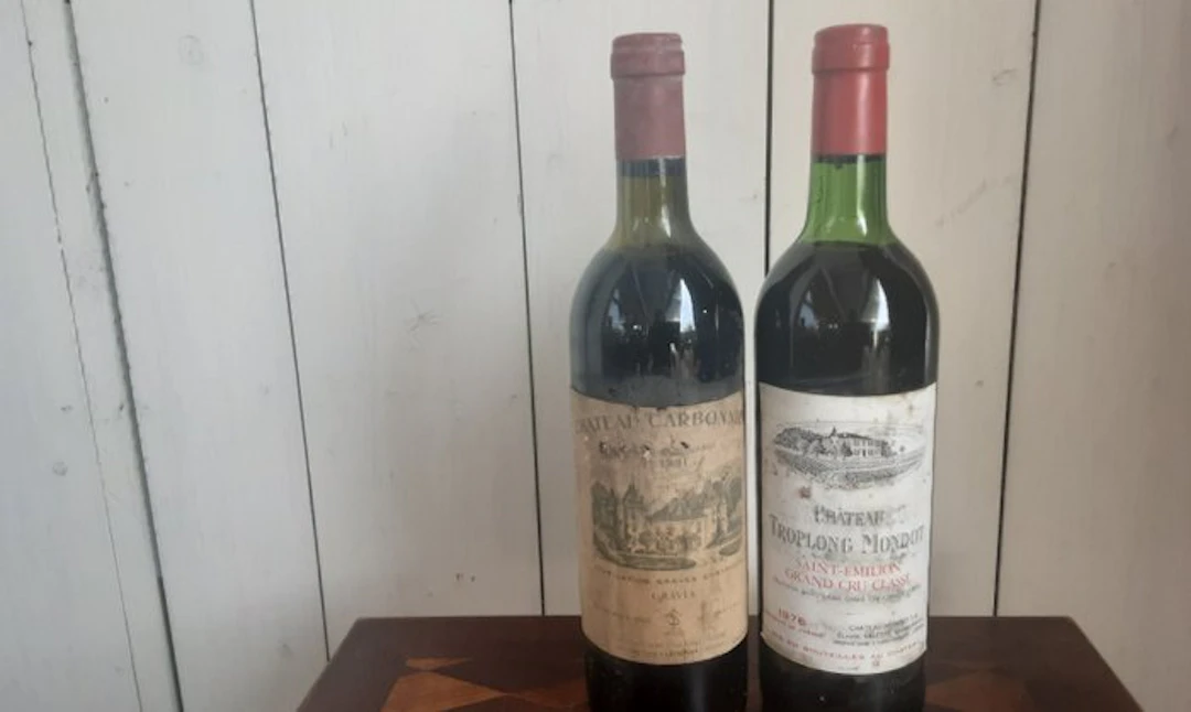 1981 Château Carbonnieux & 1976 Château Troplong Mondot - Graves