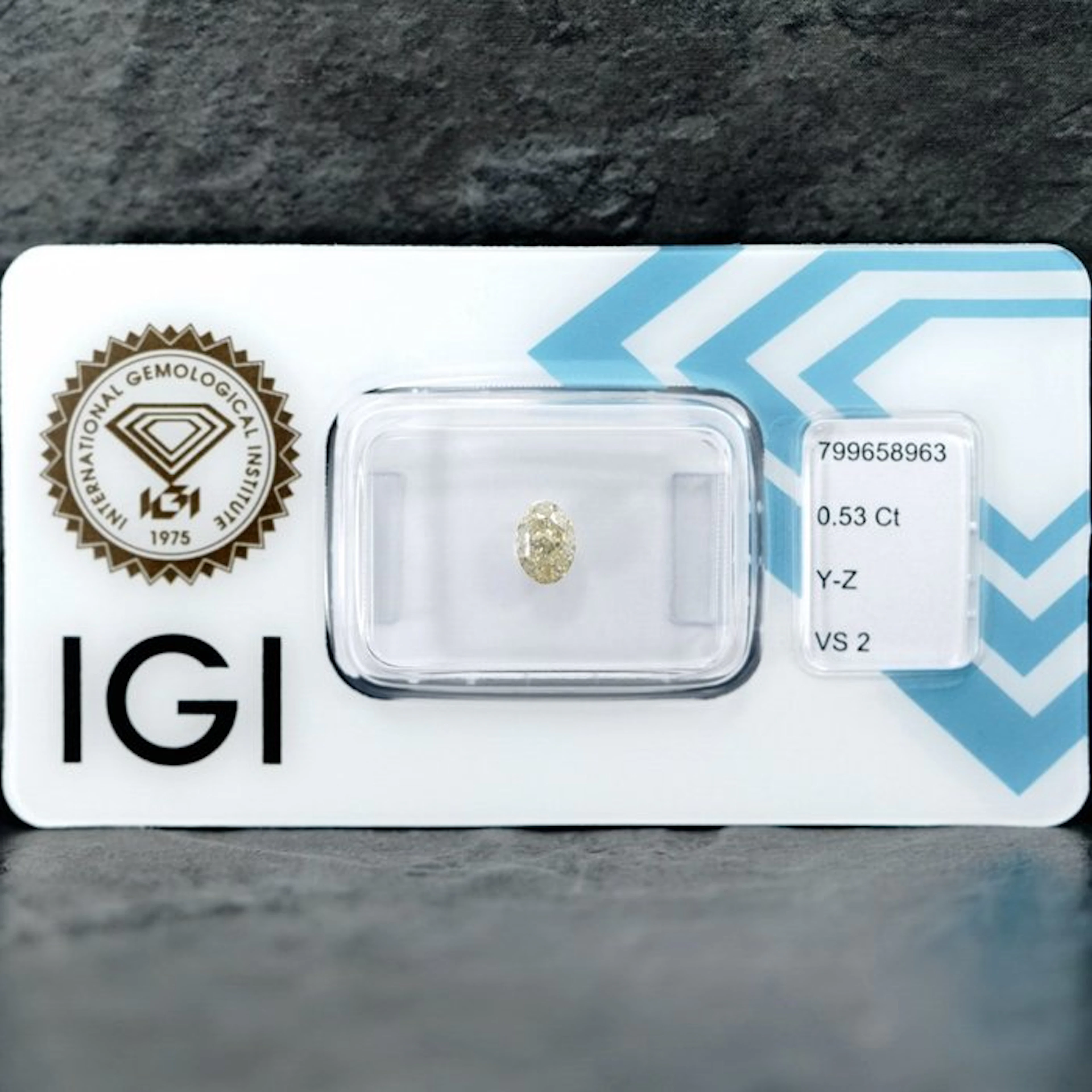 1 pcs Diamond (Natural coloured) - 0.53 ct - Oval - Light...