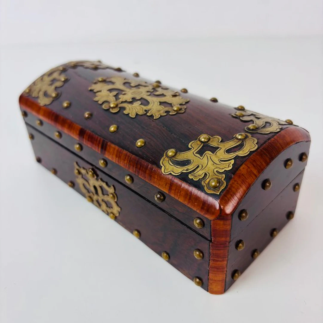 Casket - Antique Chinese hardwood box with brass – 1900 - Wood, Brass