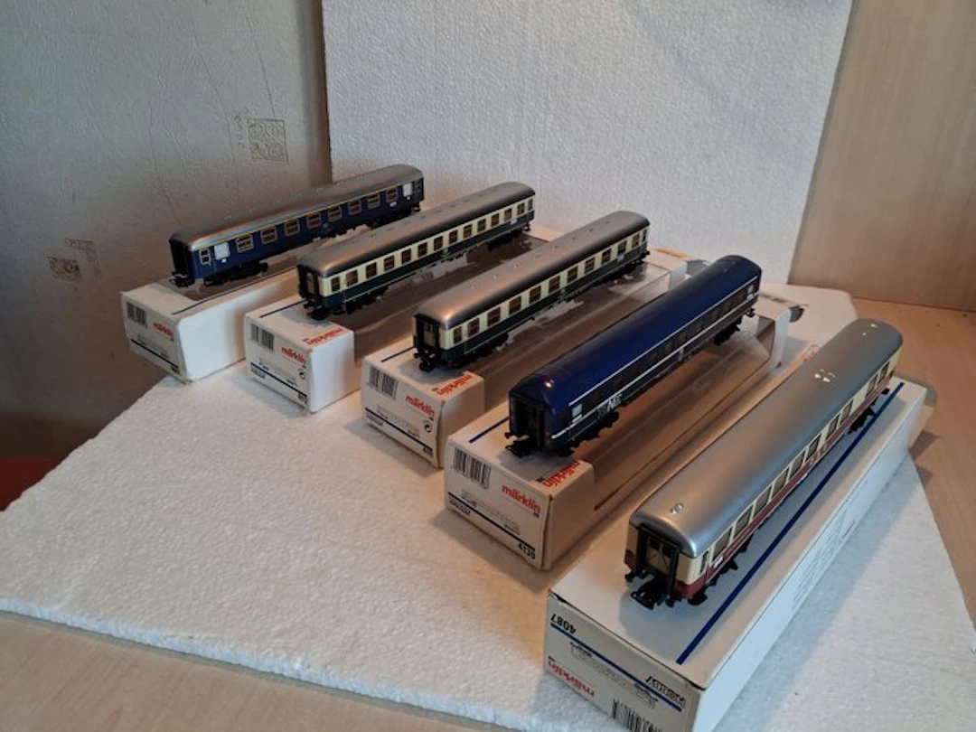 Märklin H0 - 4051, 4087, 4111, 4112, 4130 - Model train passenger carriage (5)