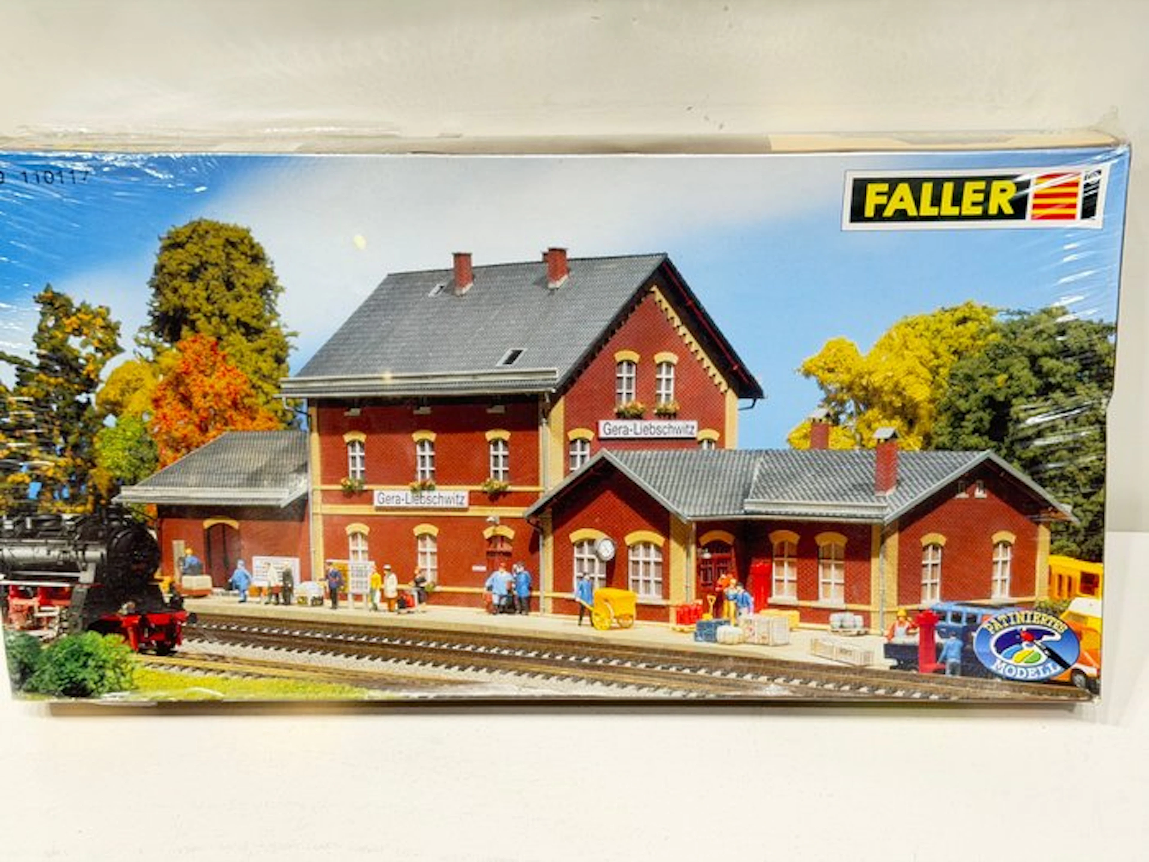 Faller H0 - 110117 - Model train buildings (1) - Gera-Liebschwitz station