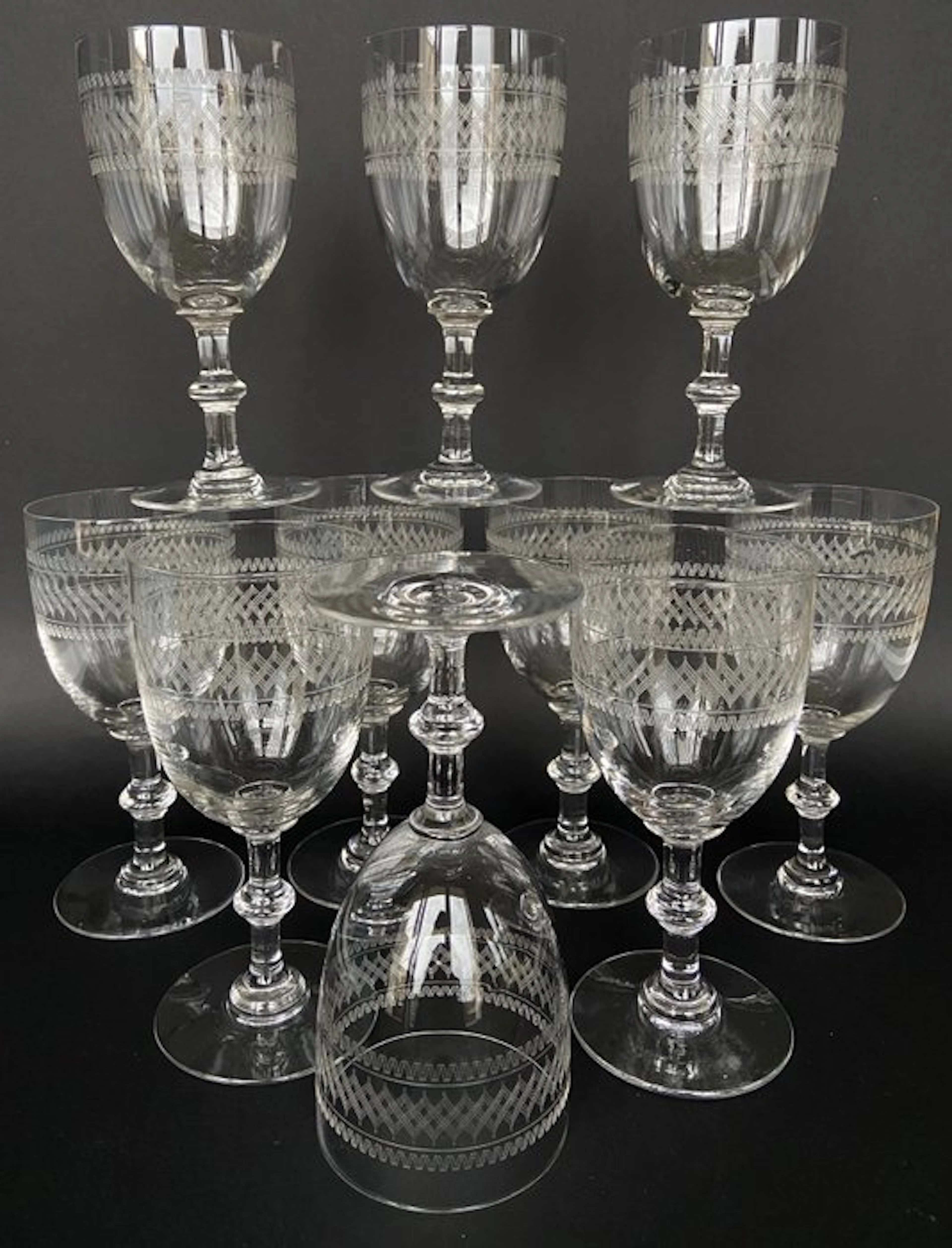 Drinking glass - Magnificent set of 10 water glasses. - Engraved crystal