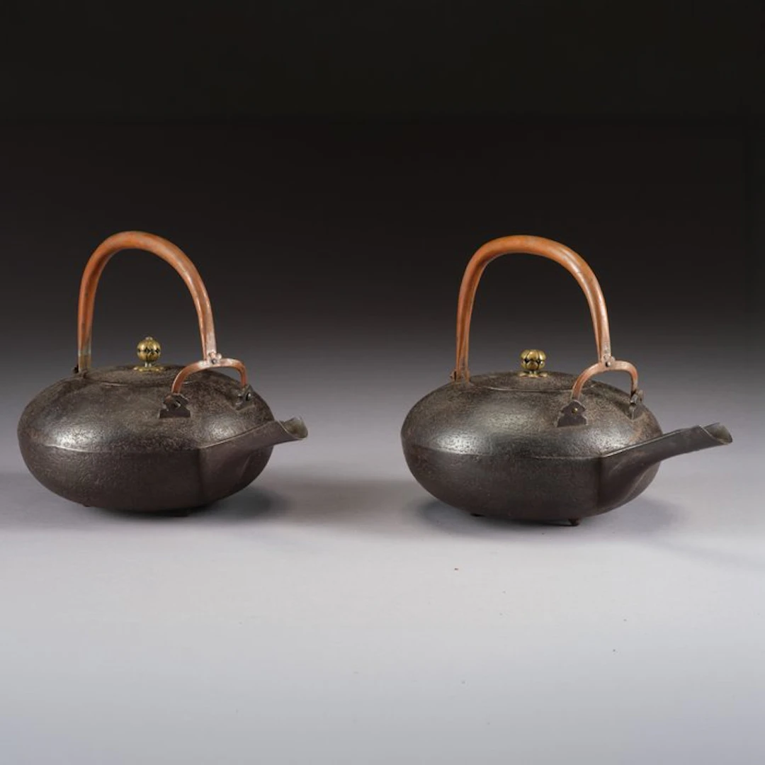 Chôshi 銚子 (sake kettle) - Iron (cast)