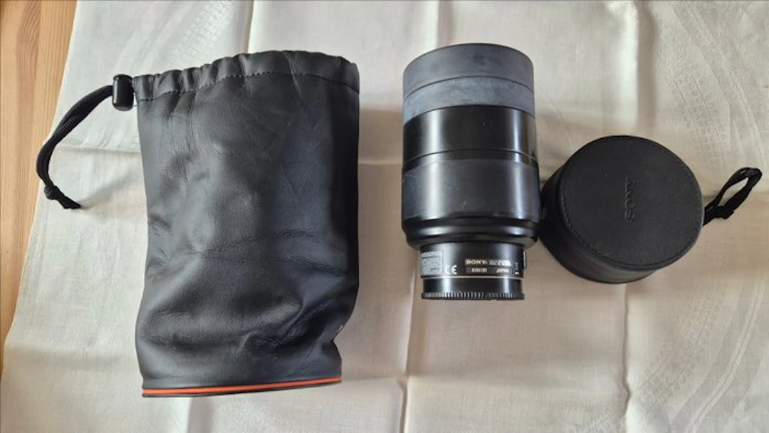 Sony SAL500F80 Camera lens