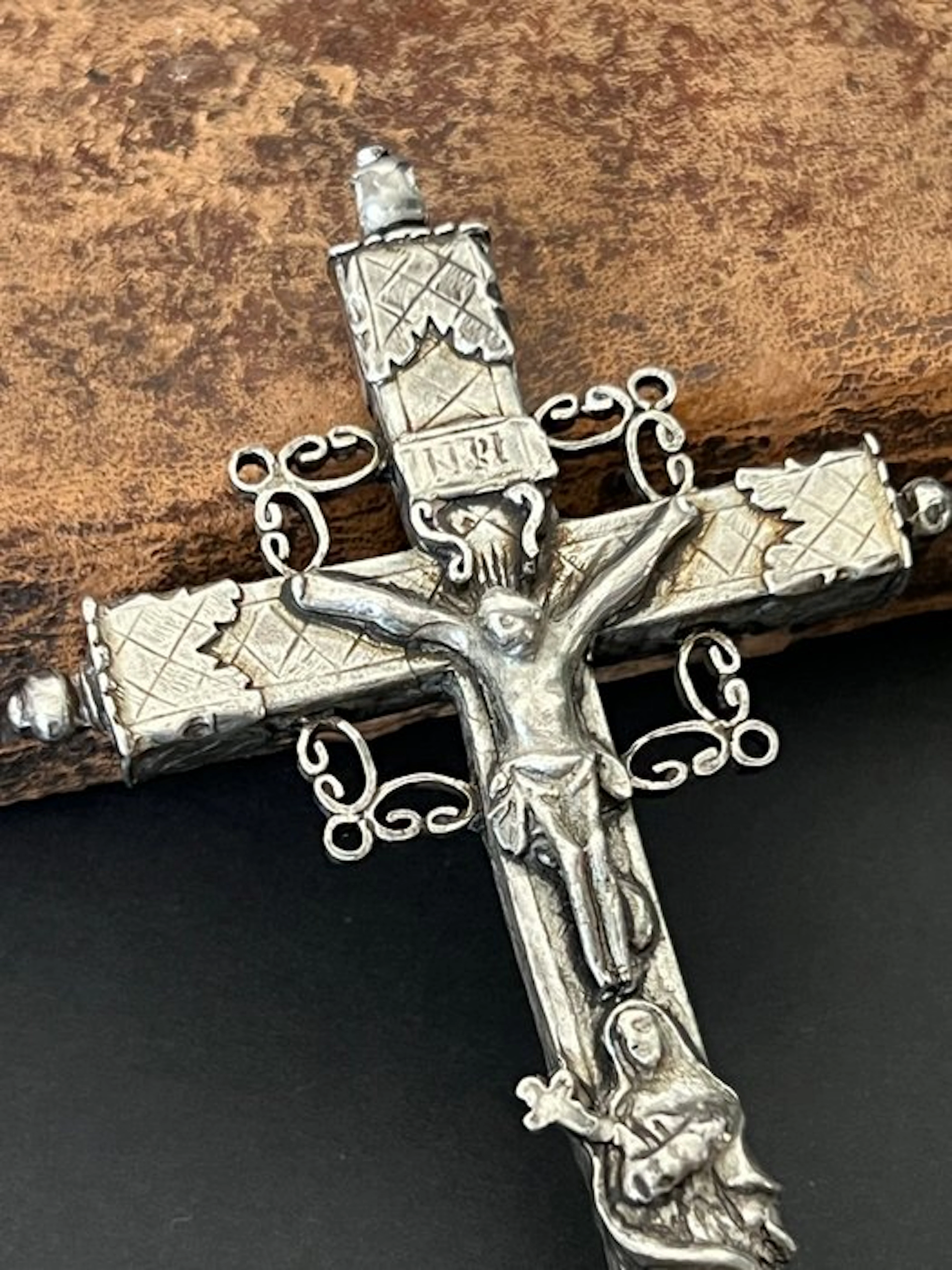 silvered metal - Pendant - Cross of Devotion