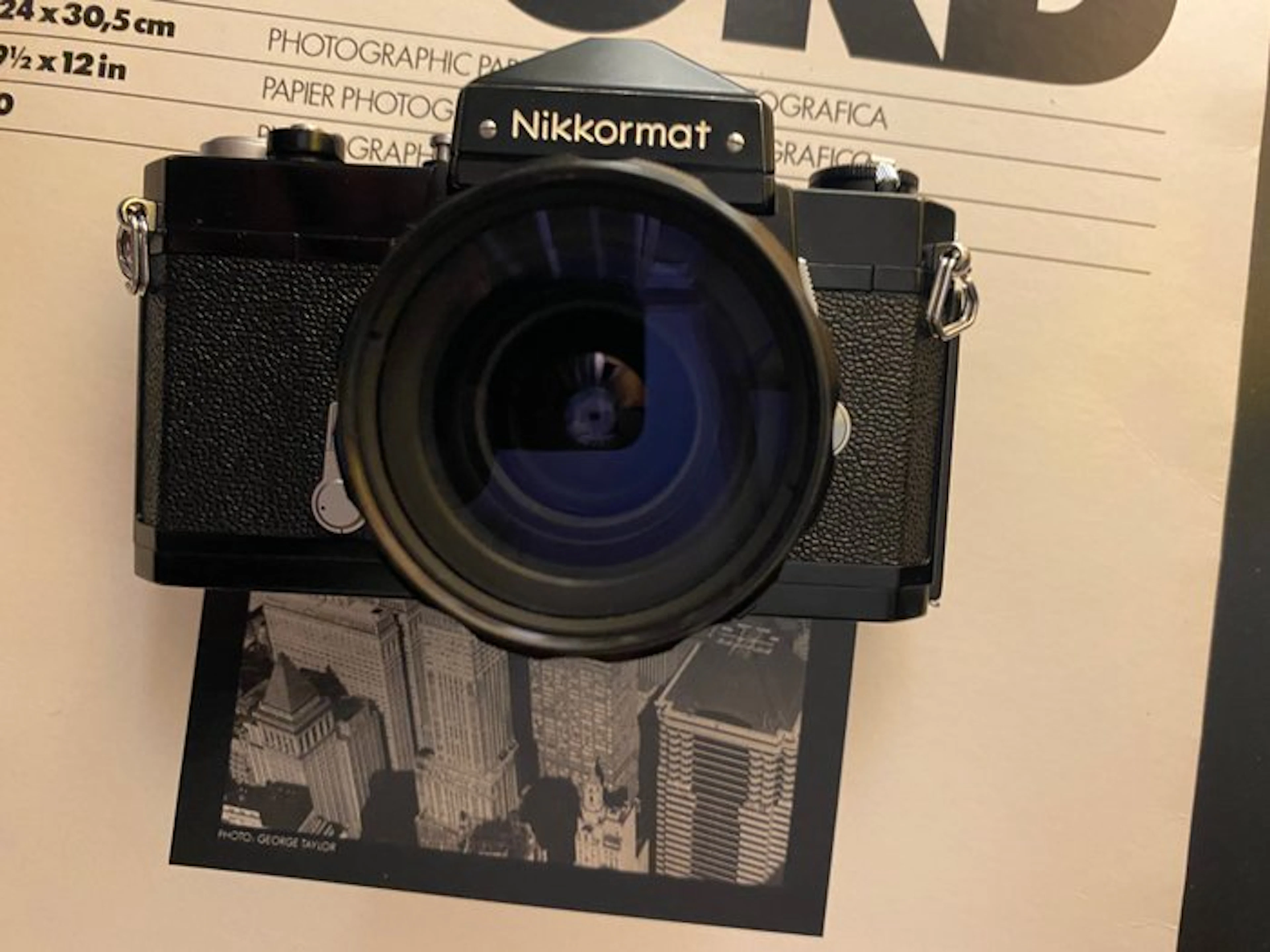 Nikon Nikkormat FTN black + Nikkor 3,5/28mm + acc