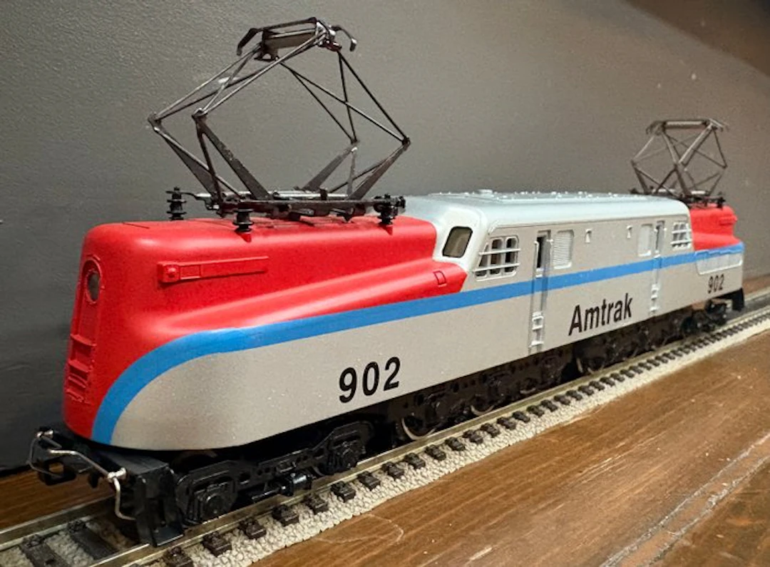 Rivarossi H0 - 1503 - Diesel-electric locomotive (1) - (AHM) - AMTRAK 902 GG1