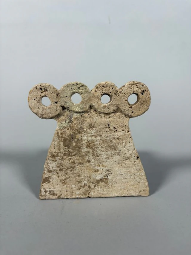 Tell Brak calcite Bell-shaped idol "with eyes". - 11 cm