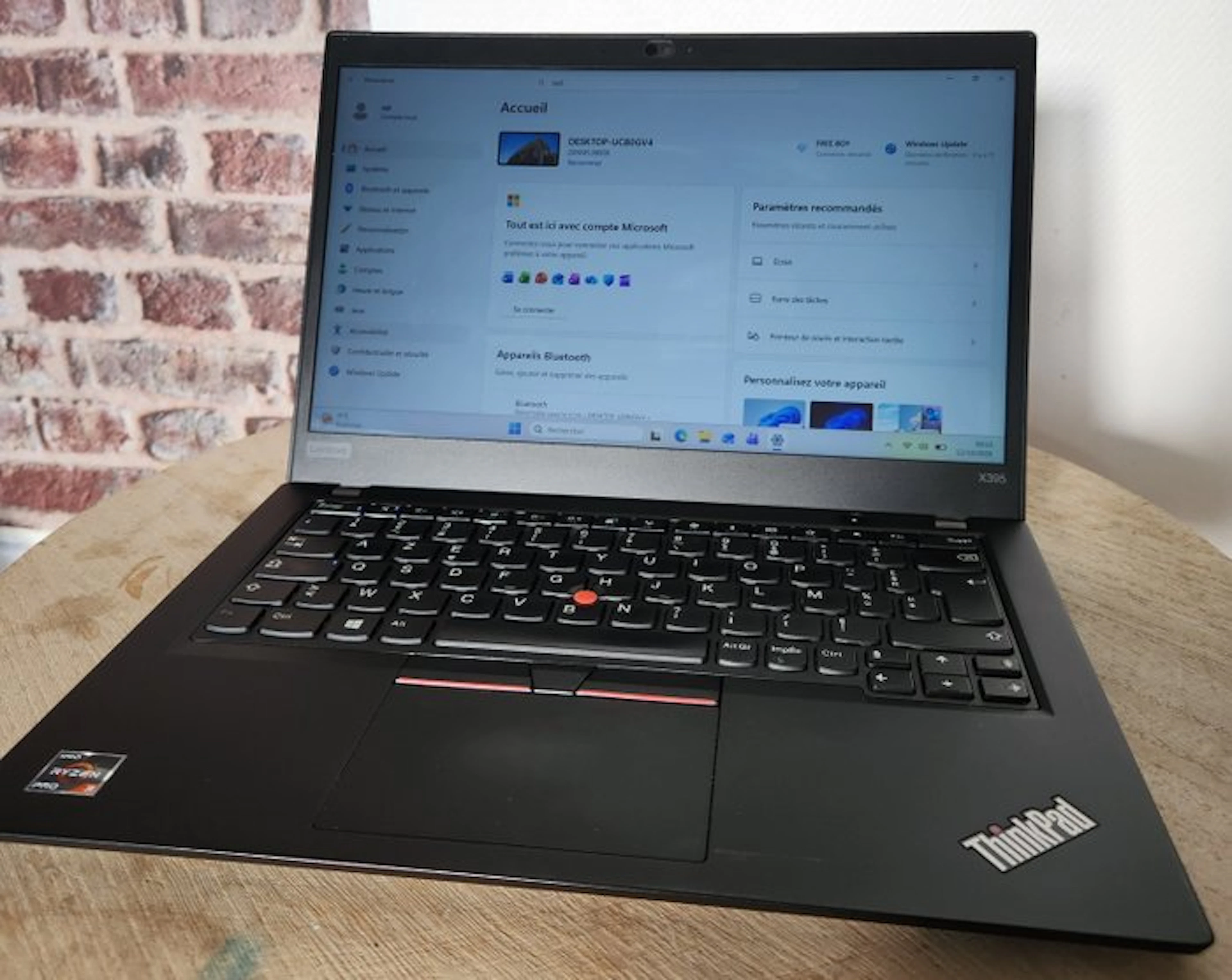 Lenovo X395 - Laptop (1) - With replacement box