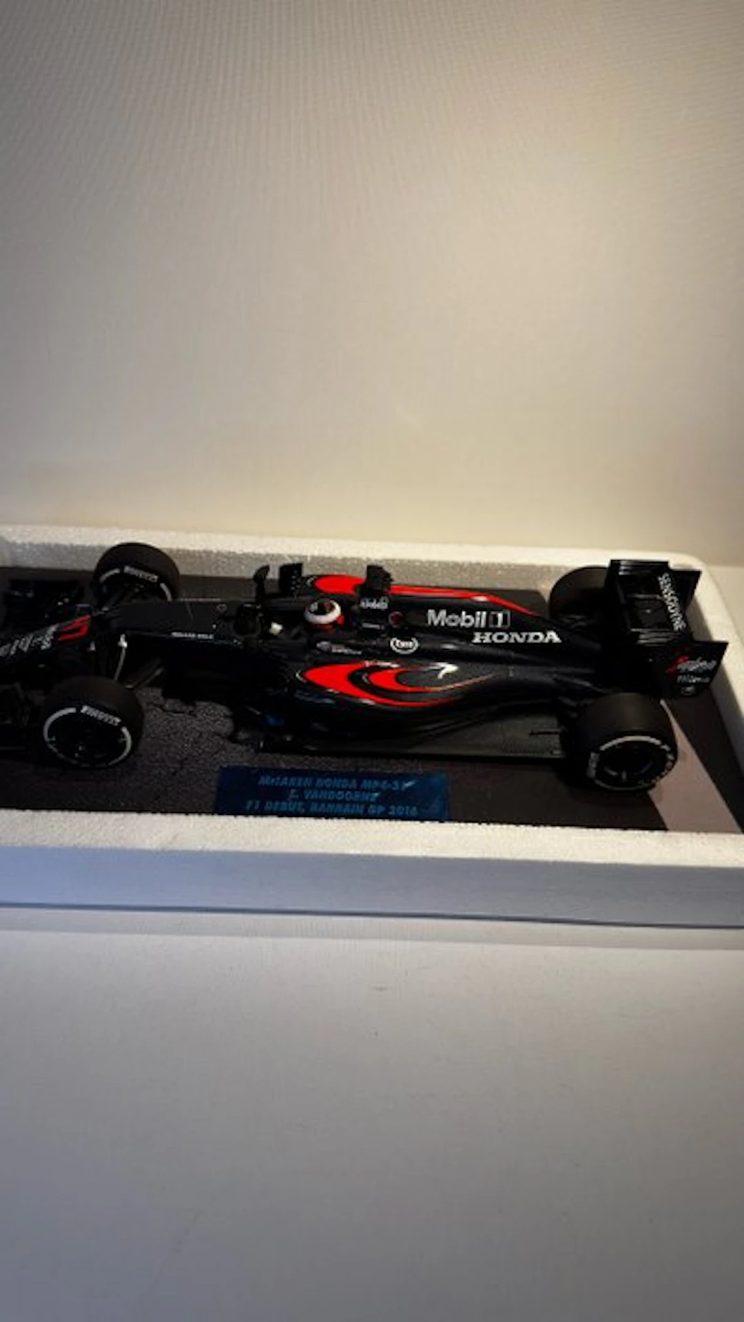 MiniChamps 1:18 - Model car - McLaren Honda single-seater model