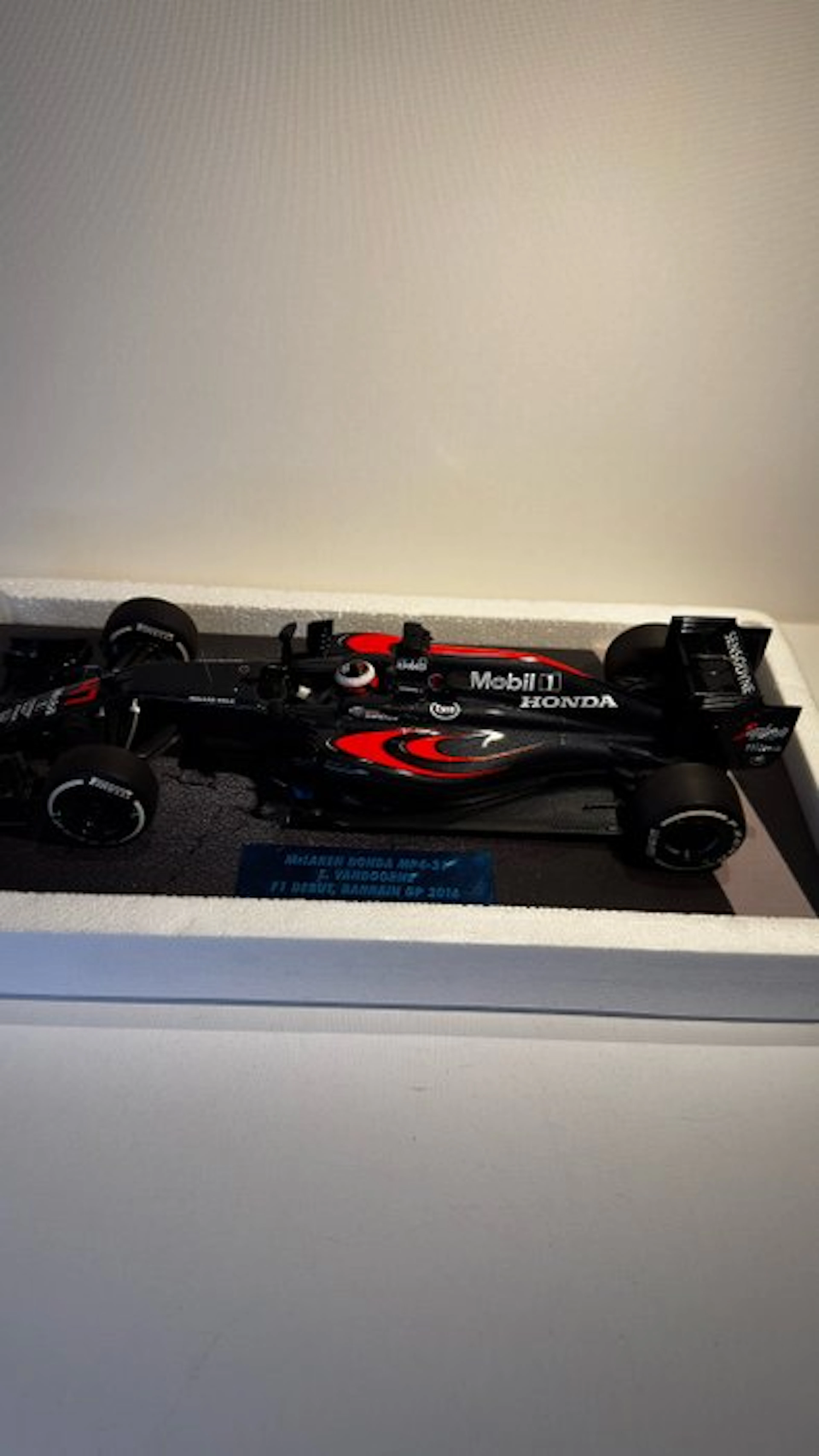 MiniChamps 1:18 - Model car - McLaren Honda single-seater model