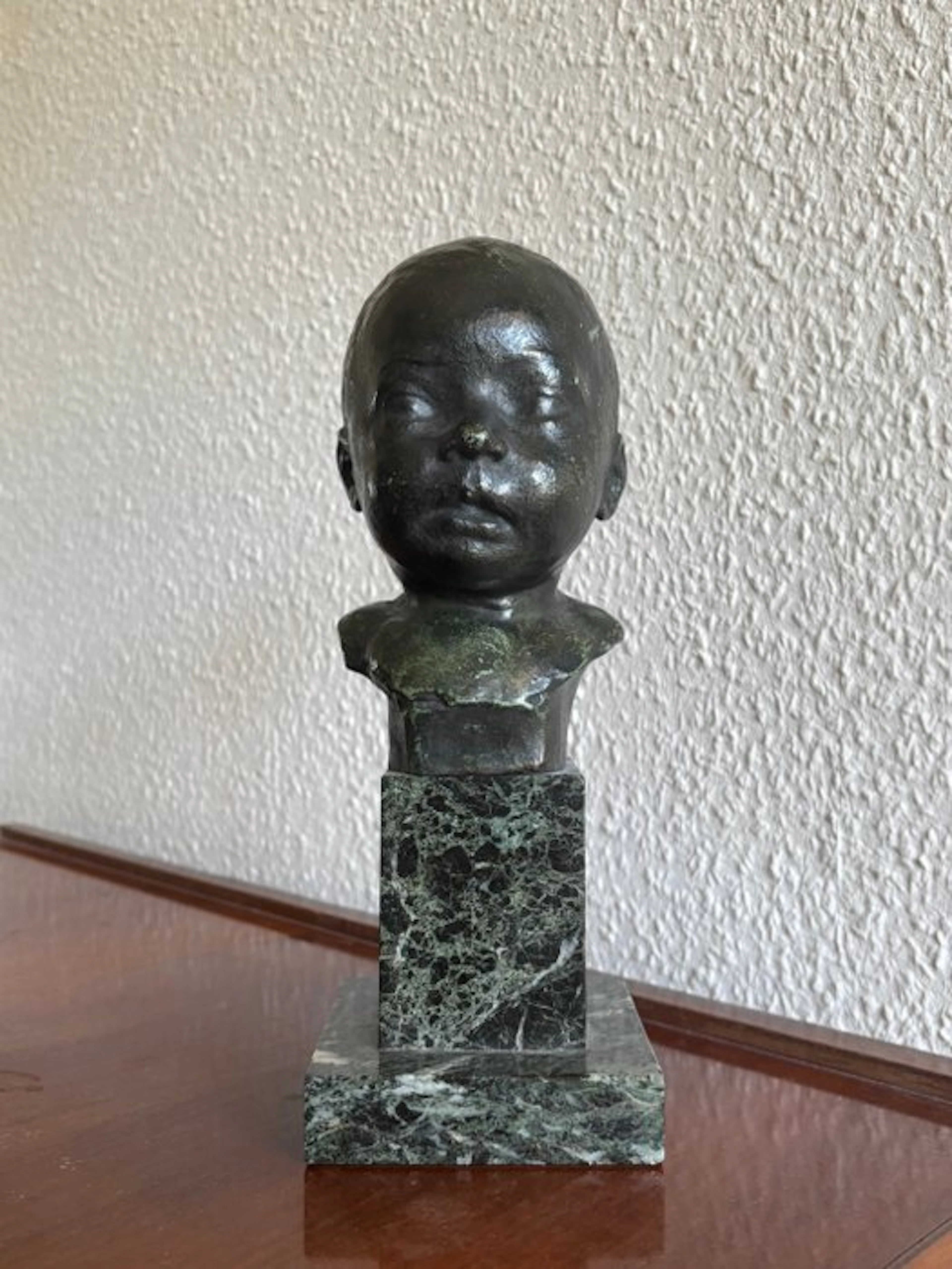 Franz Löhr (1874-1918) - Sculpture, Büste eines Kindes - 27 cm - Bronze - 1905