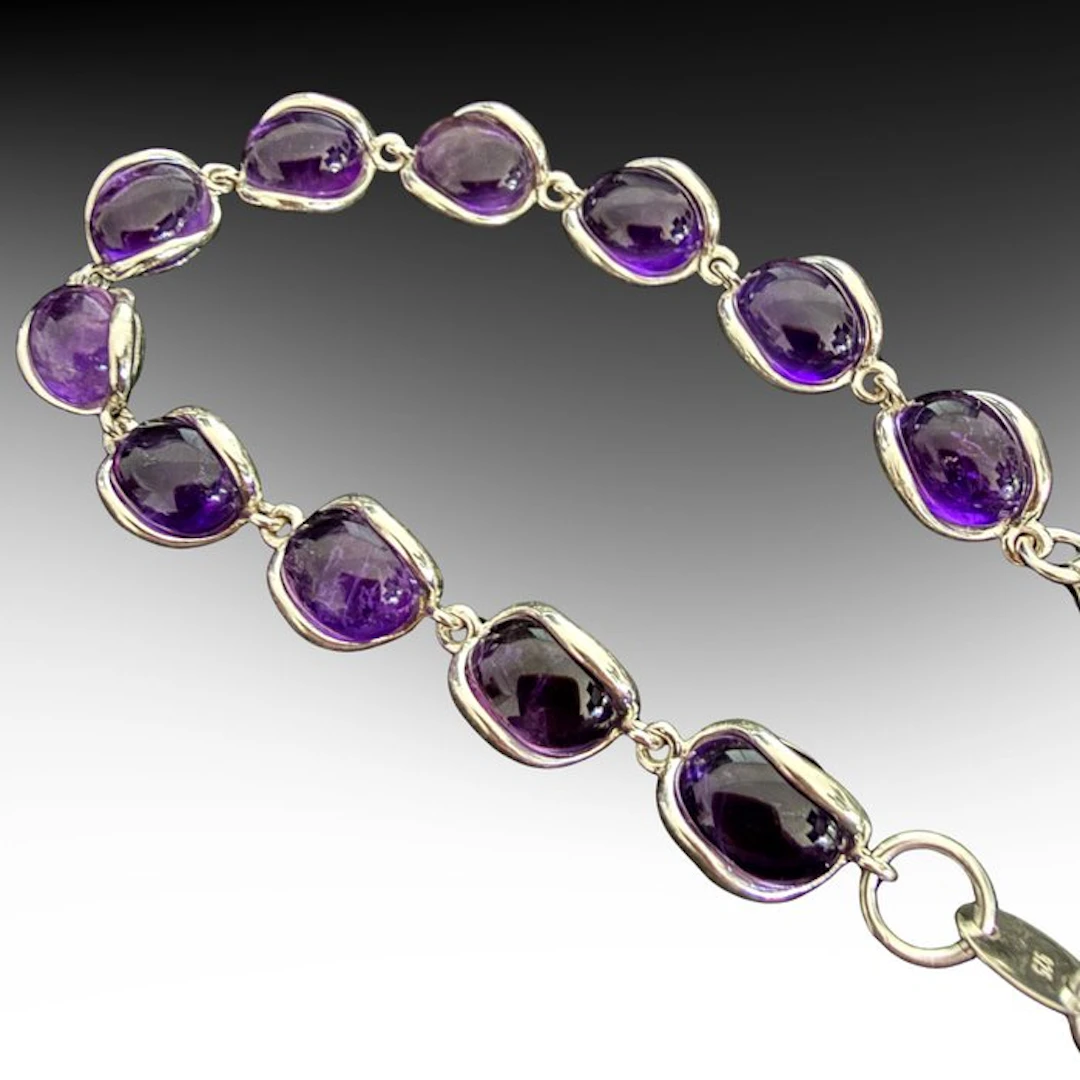 Rare bracelet in natural amethyst of the highest quality...