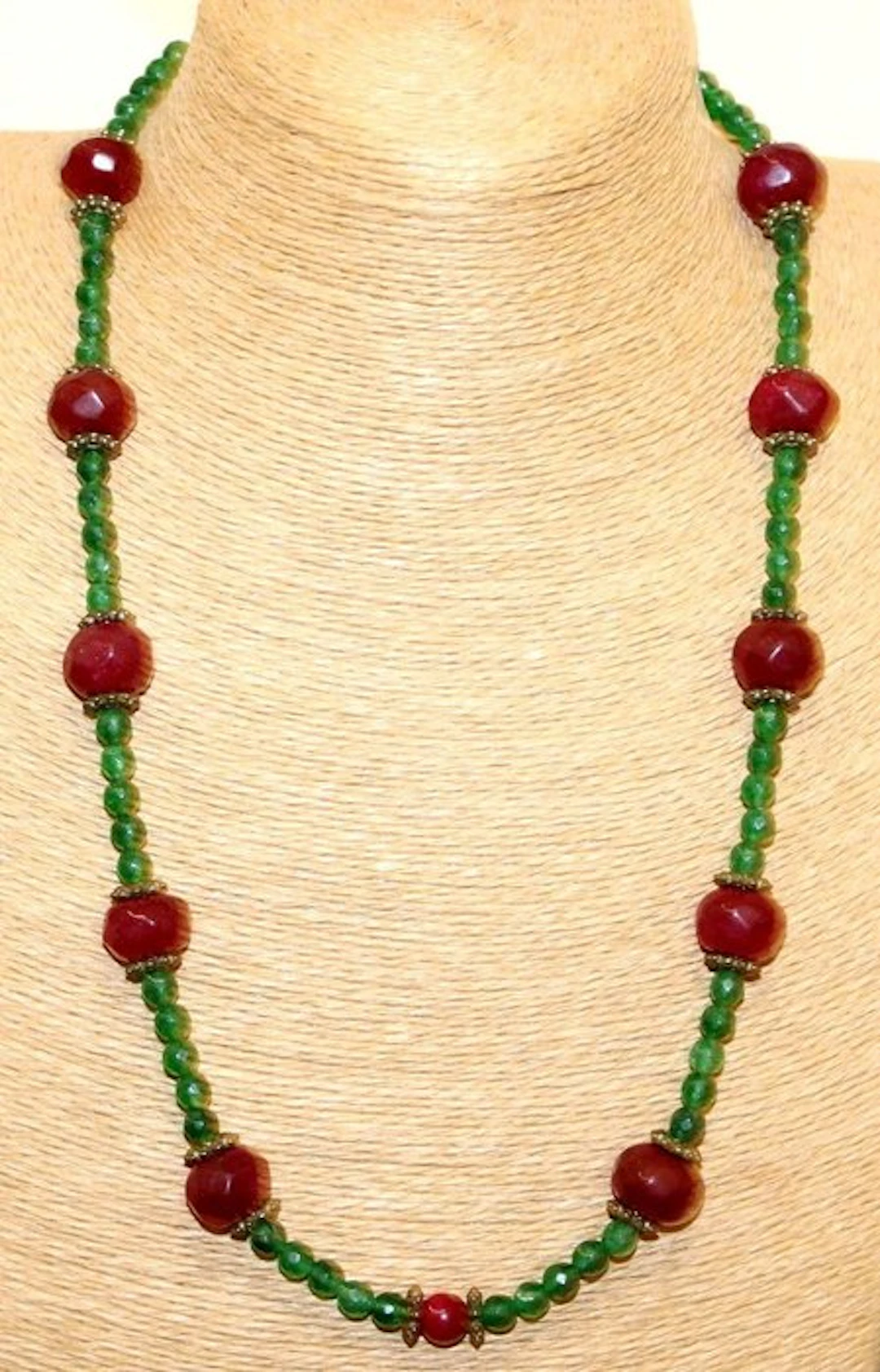 Really nice necklace handmade ruby and green onyx beads - 355 Cts