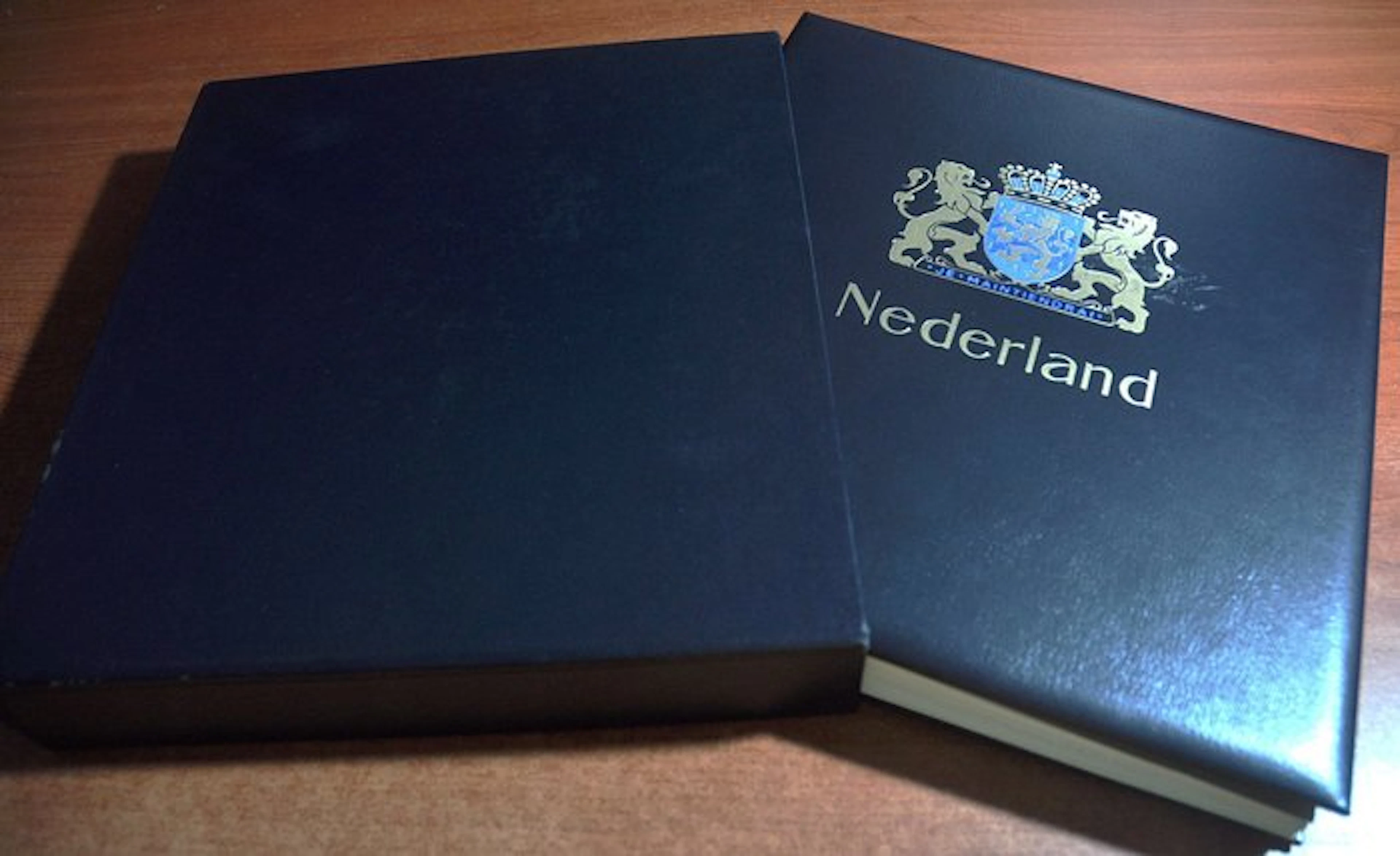 Netherlands - Mint collection in a luxury DAVO album with cassette