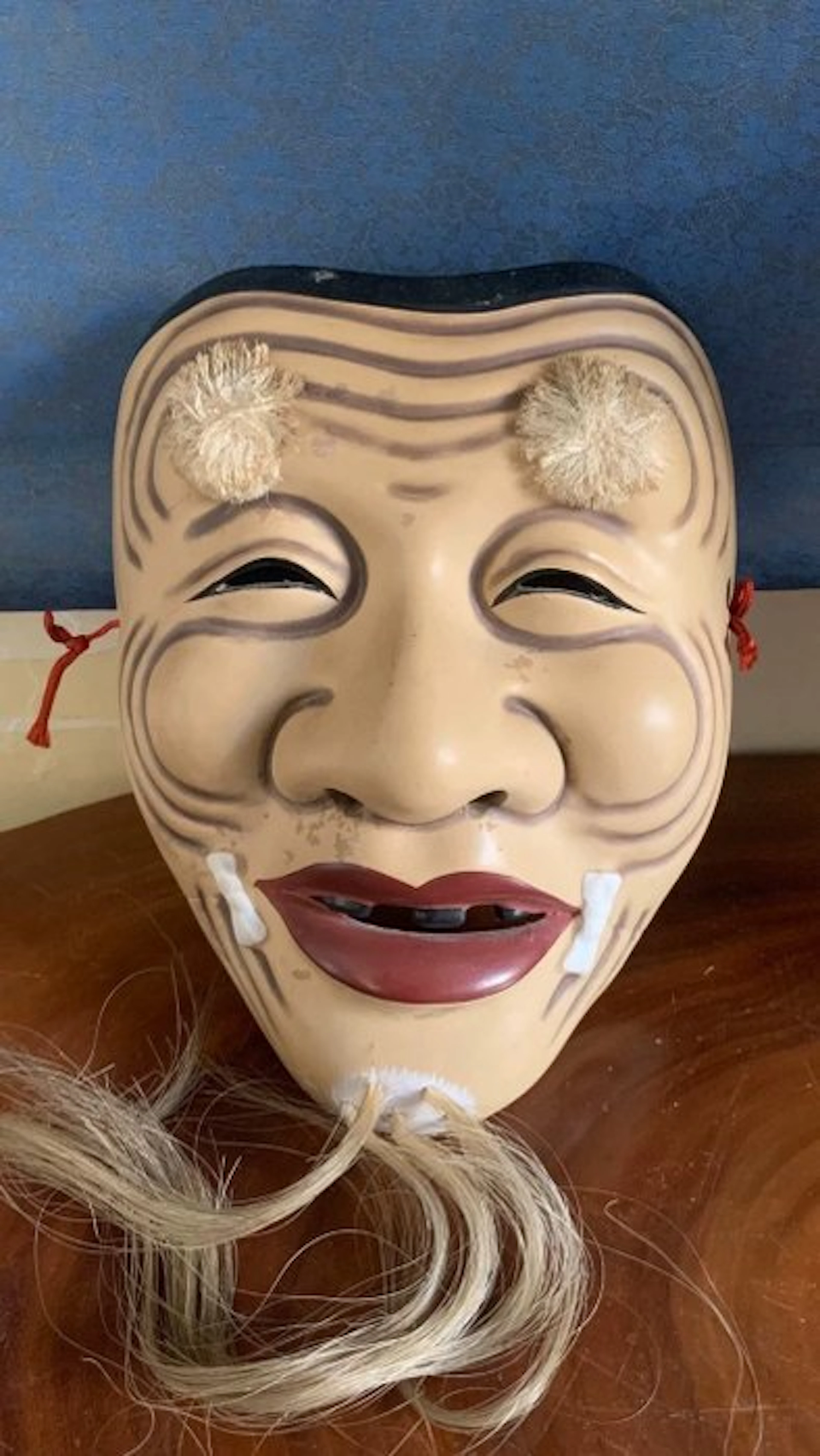 Mask - Traditional Japanese Noh mask of *Okina* (No reserve price)