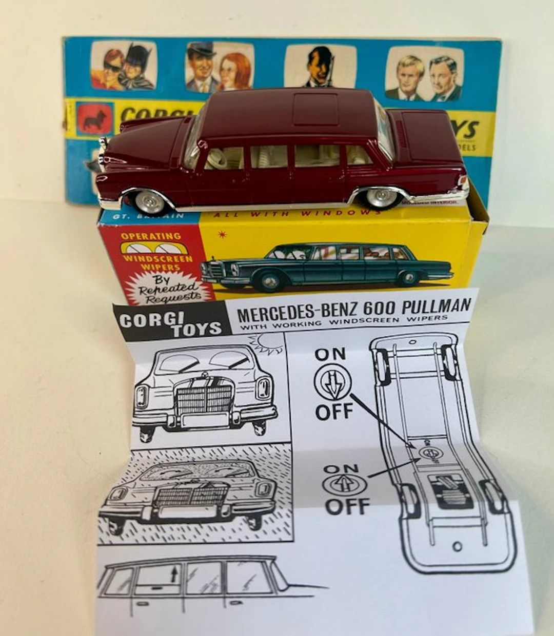 Corgi Toys 1:43 - Model car - Re-edition Mercedes-Benz...