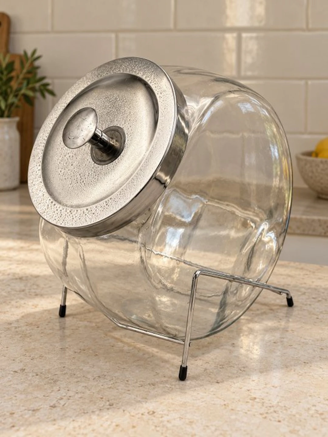 Vintage glazen winkelierspot op metalen standaard – met...