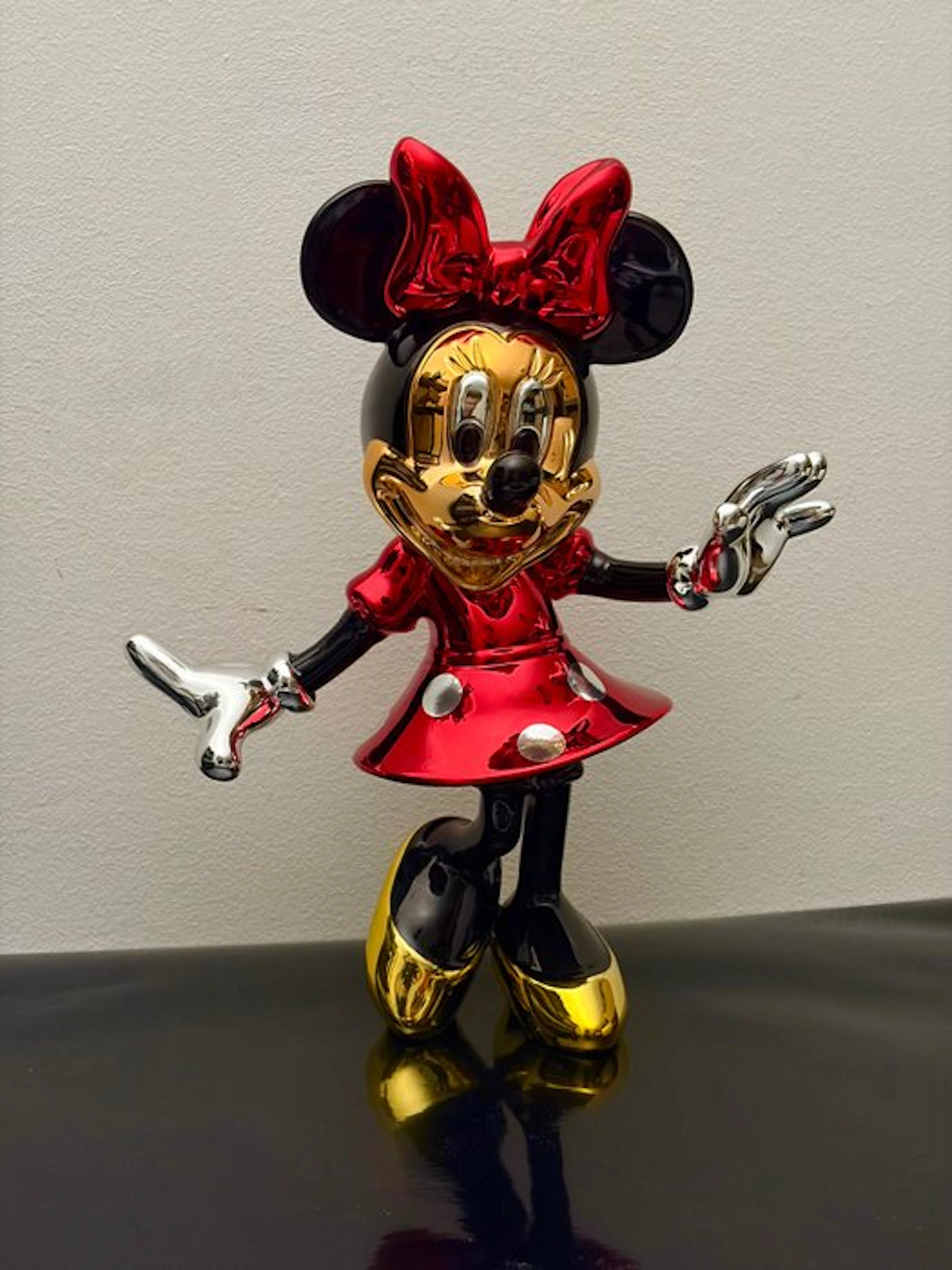GF Exclusives - Chrome Colored Minnie Mouse 29cm