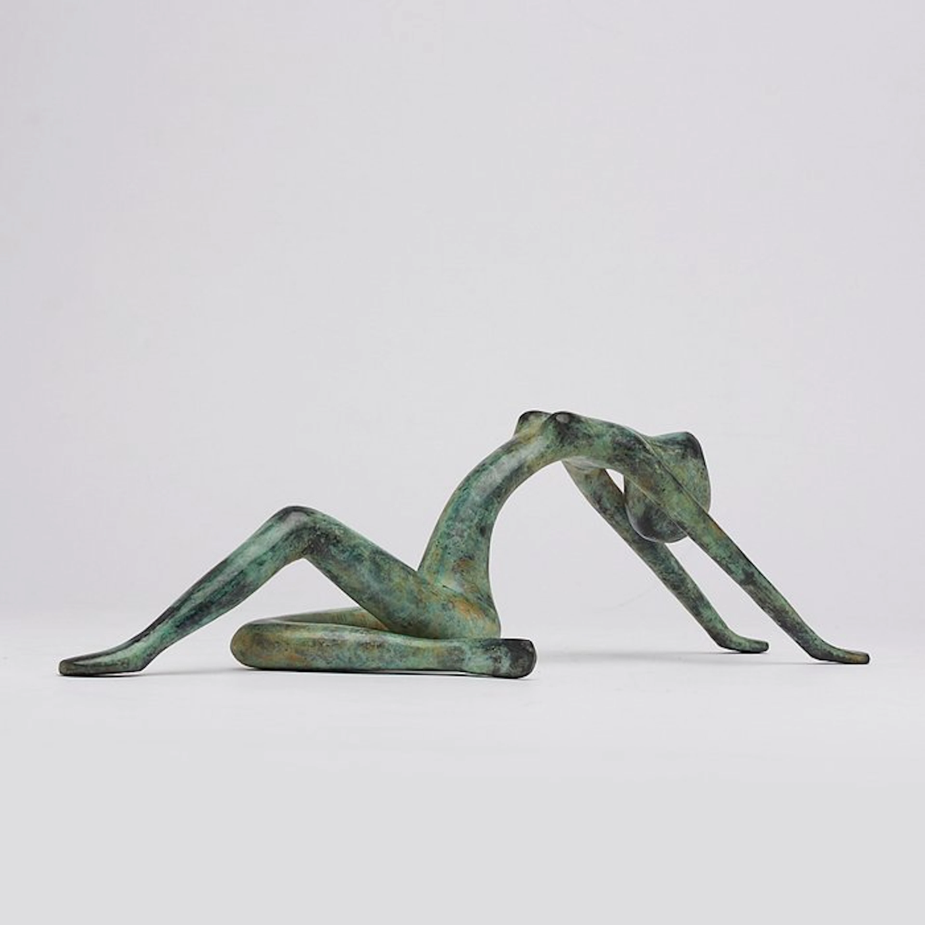 Sculpture, NO RESERVE PRICE - Stretching Lady Sculpture - 12 cm - Bronze