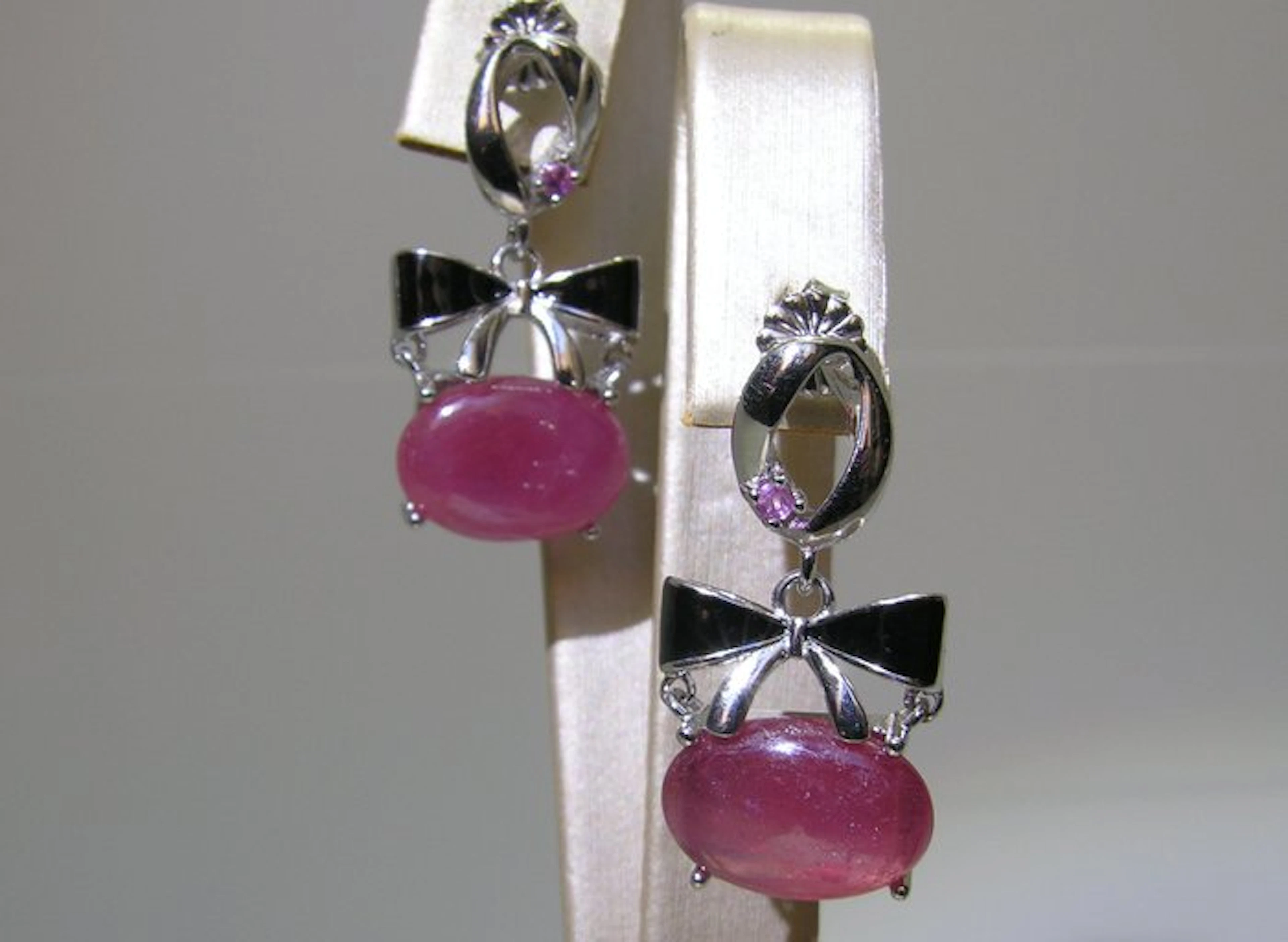 Ruby Earrings - Height: 28 mm - Width: 14.5 mm- 7.9 g - (2)