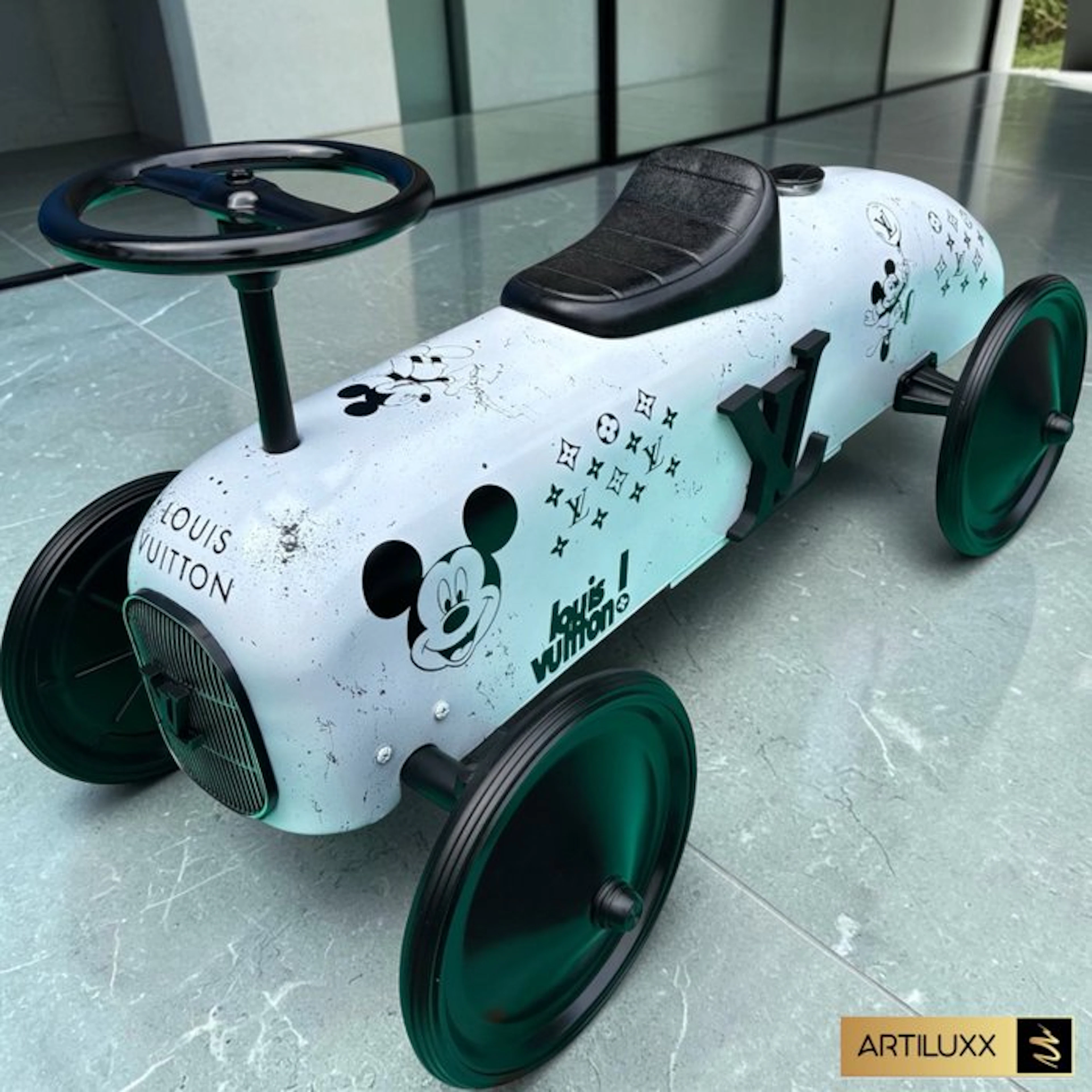 Artiluxx - Louis Vuitton X Mickey Retro Roller