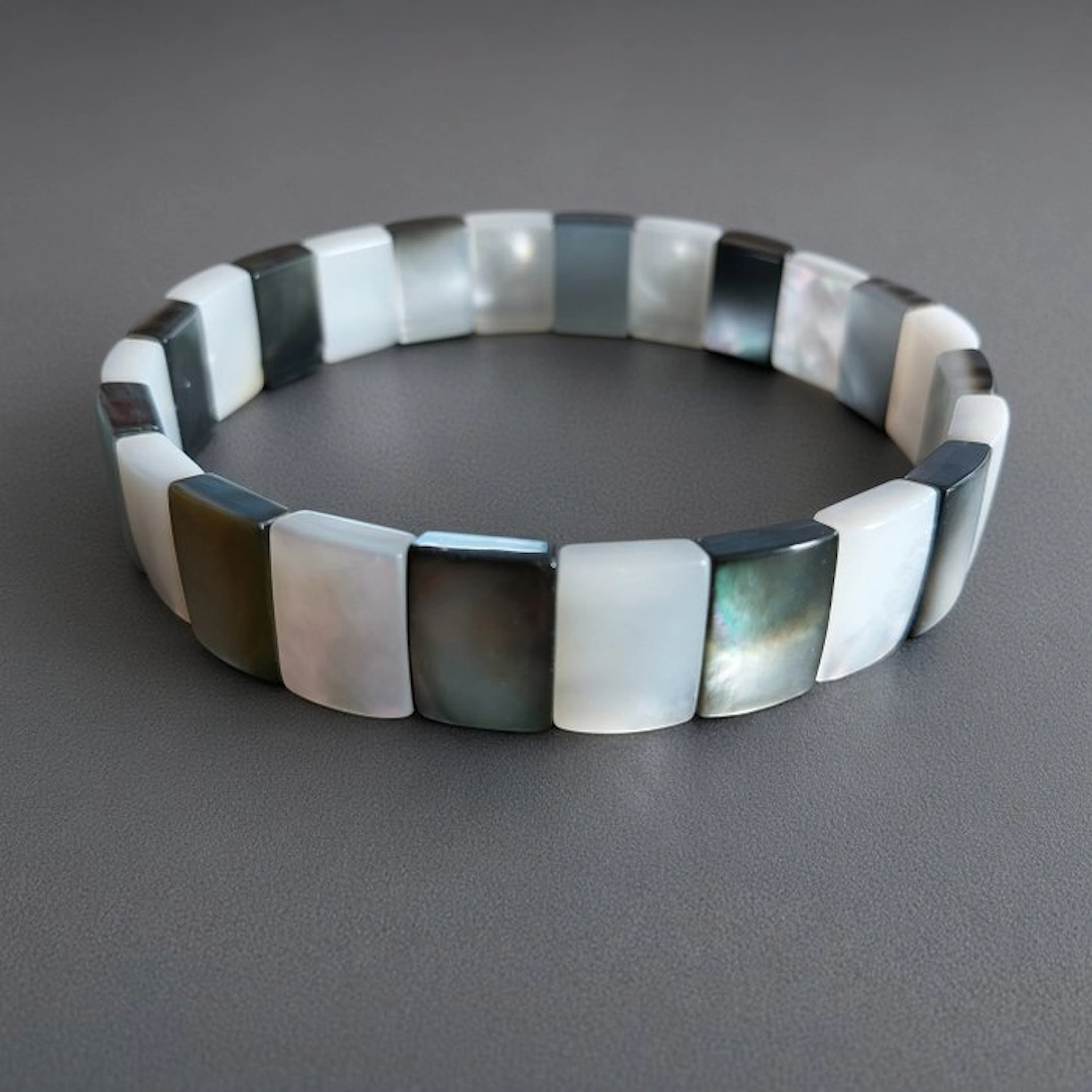 Tahitian mother-of-pearl bracelet