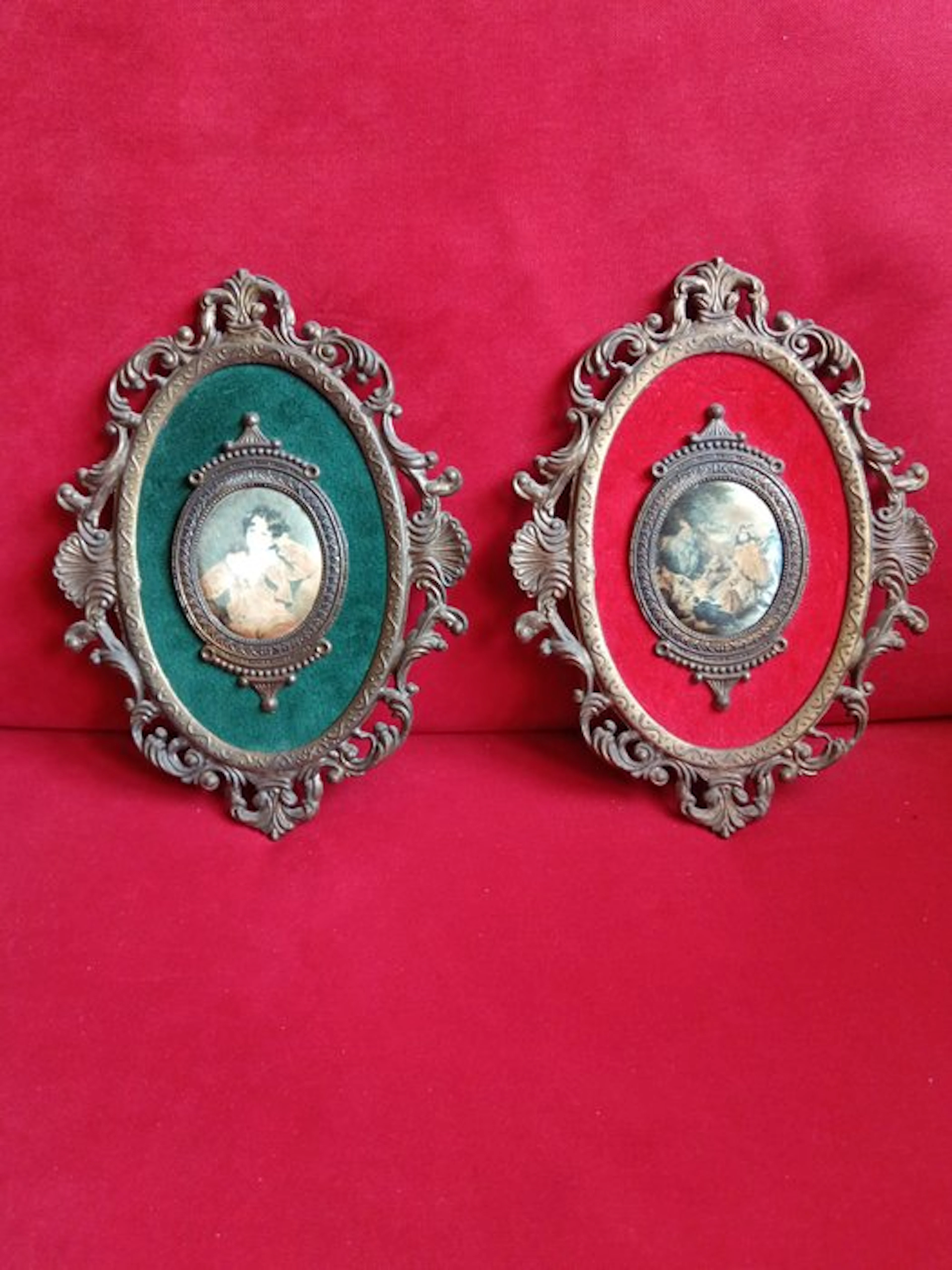 Wall decoration (2) - Italy - Bronze miniature on silk