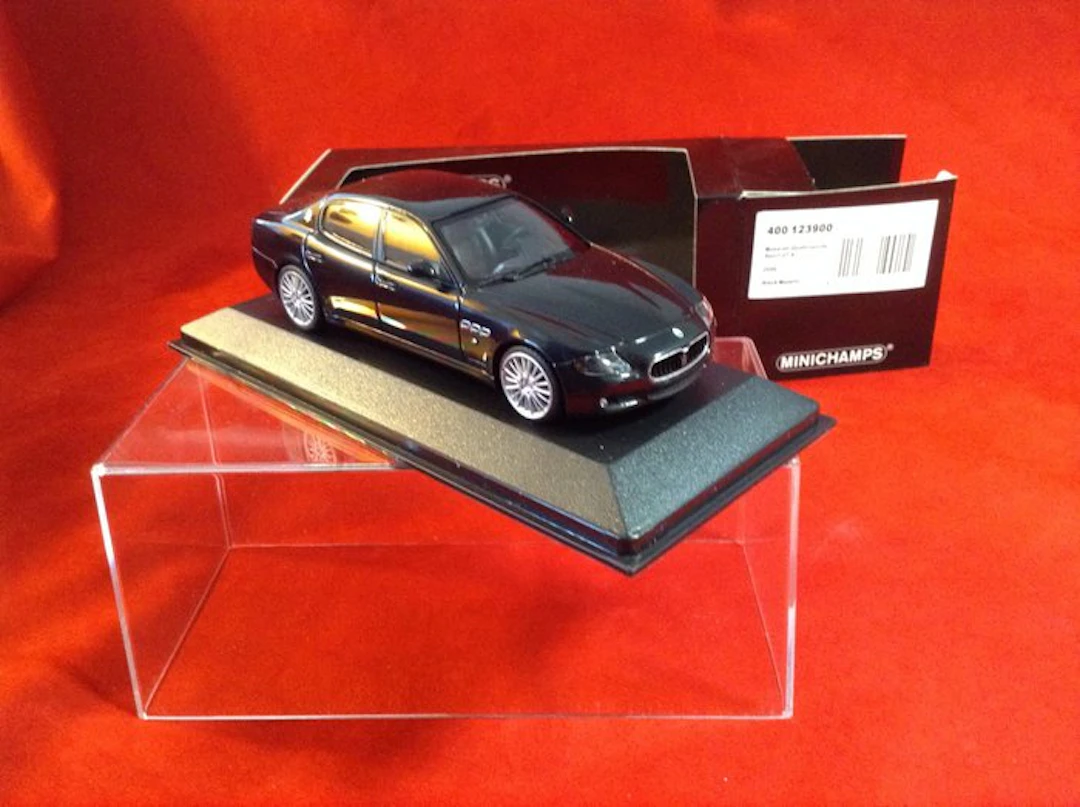 MiniChamps 1:43 - Model sports car - ref