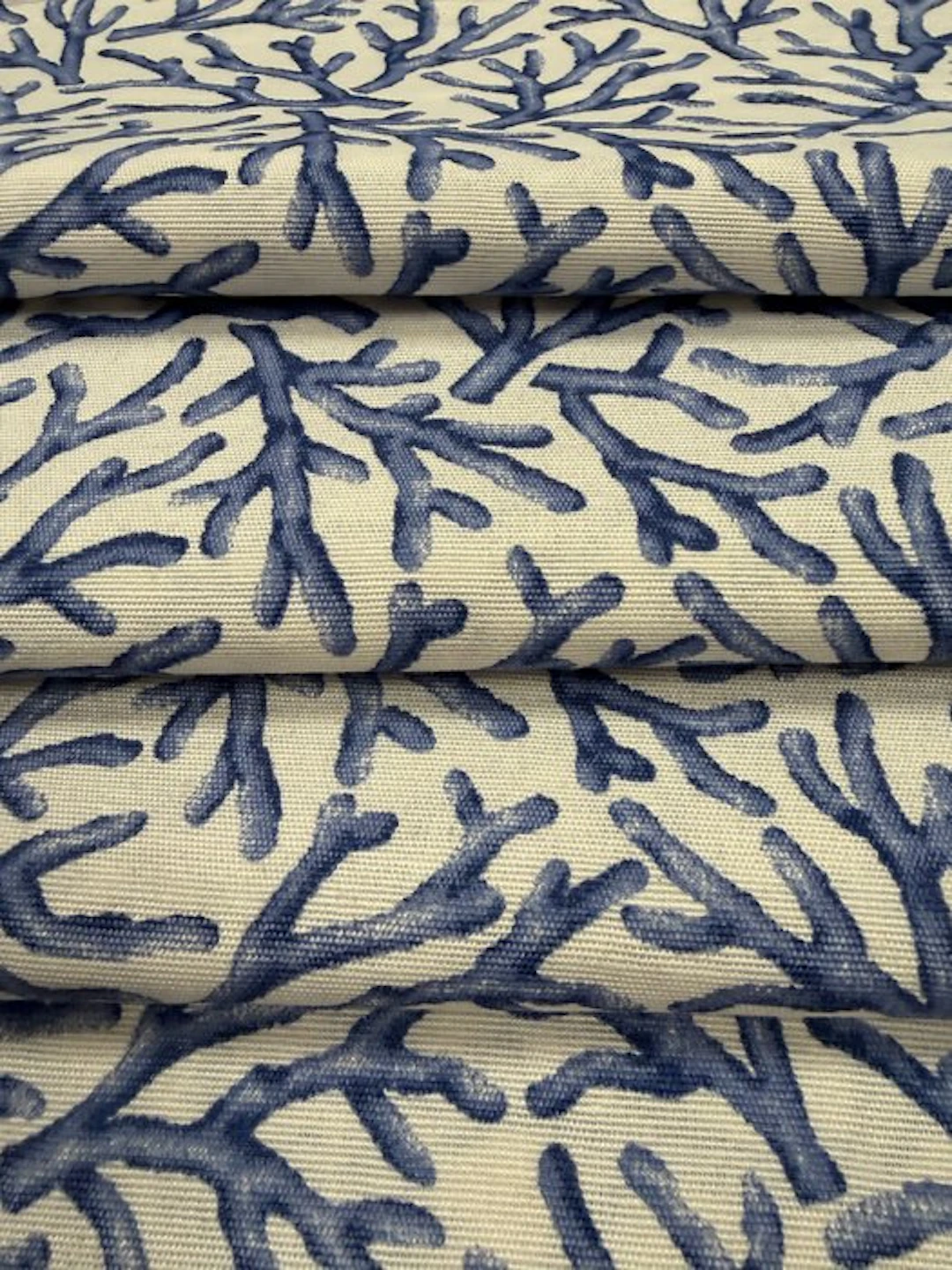 1769★Elegant and delicate fabric with a marine coral...