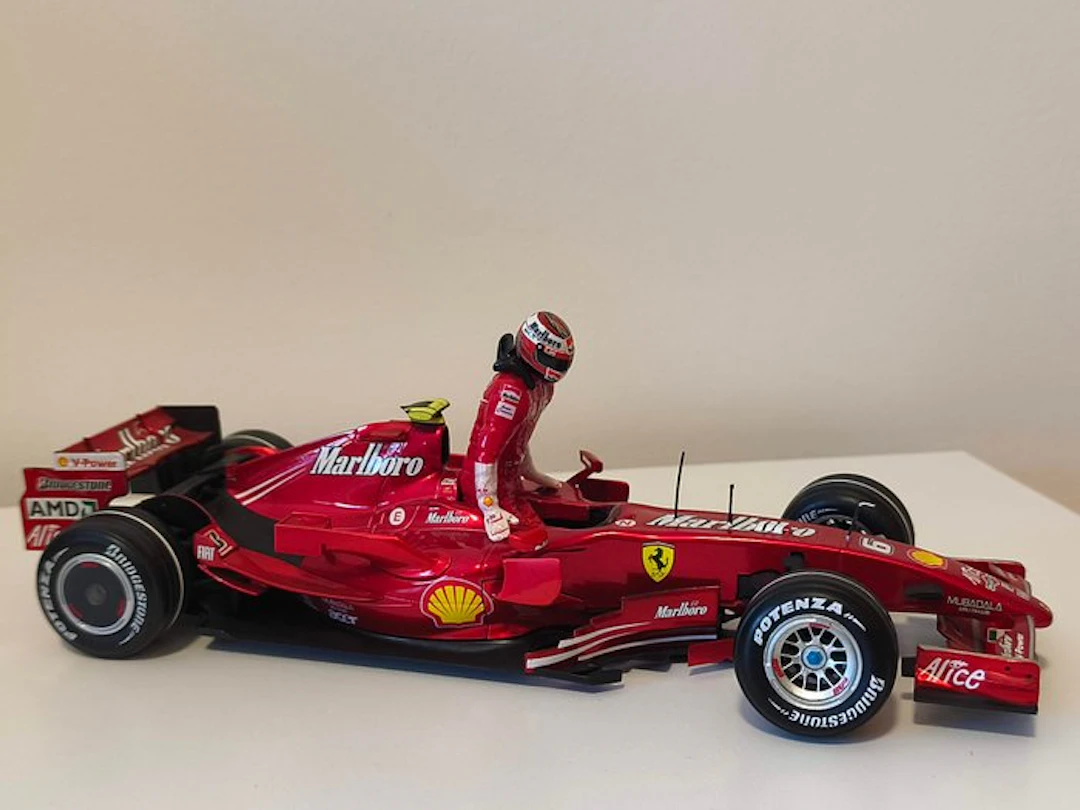 Hot Wheels 1:18 - Model car - Ferrari F2007