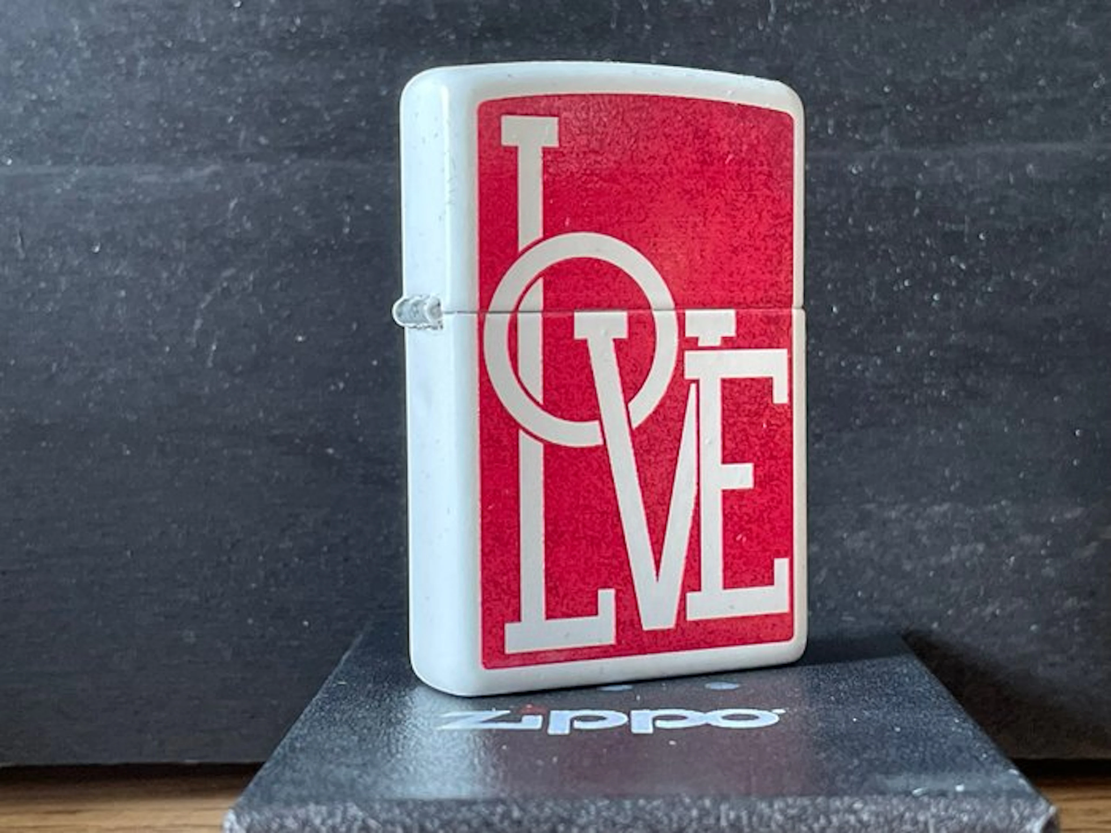 Zippo - Zippo Blanc & Rouge « LOVE » – Édition Romantique...