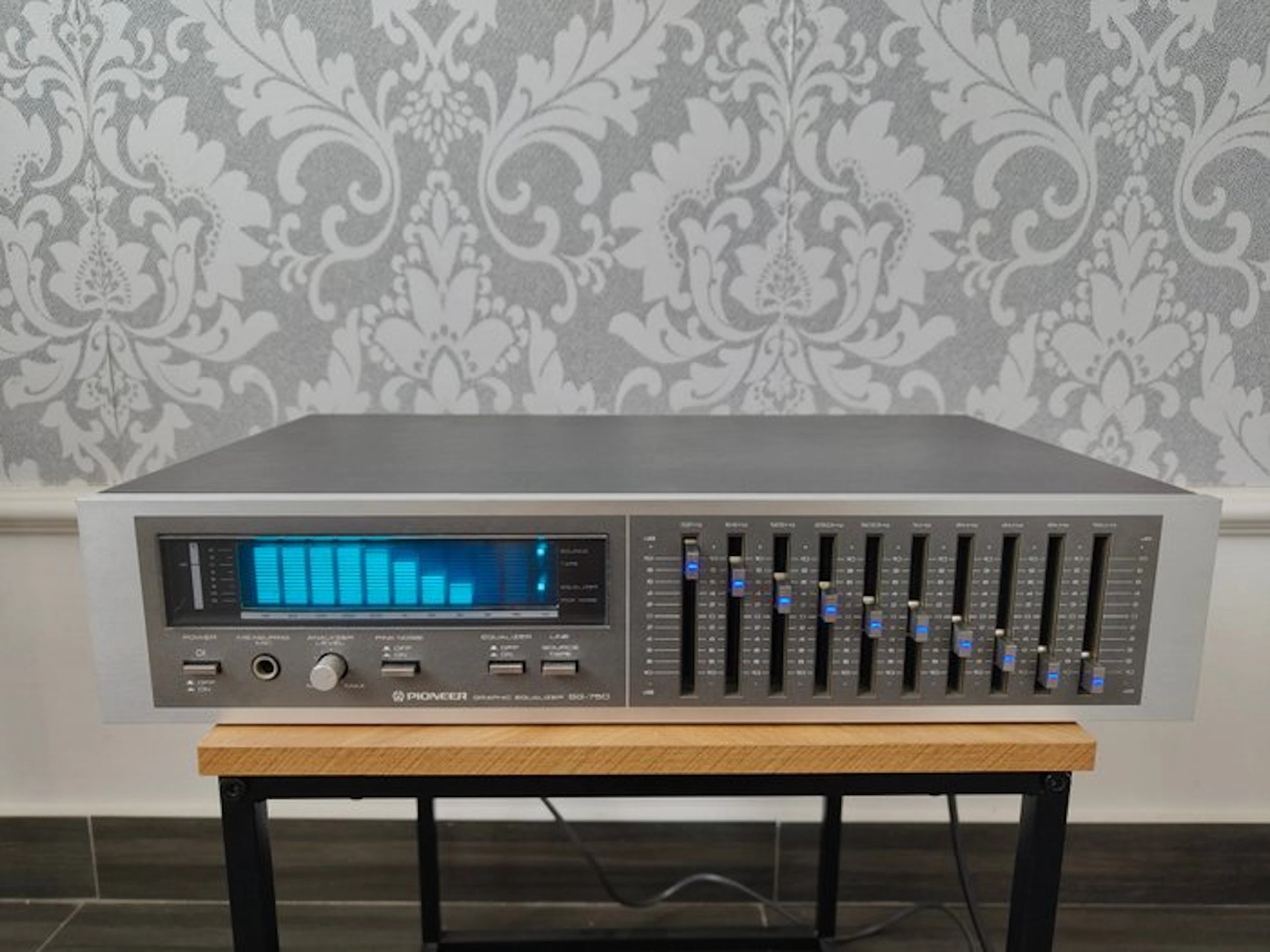 Pioneer - SG - 750 blu line Stereo graphic equalizer