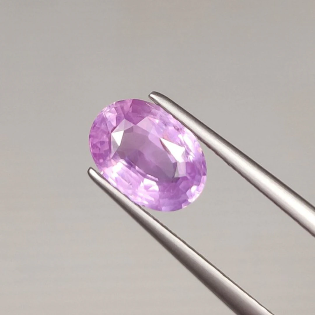 Pink Sapphire - 2.68 ct - International Colored Gemstone...