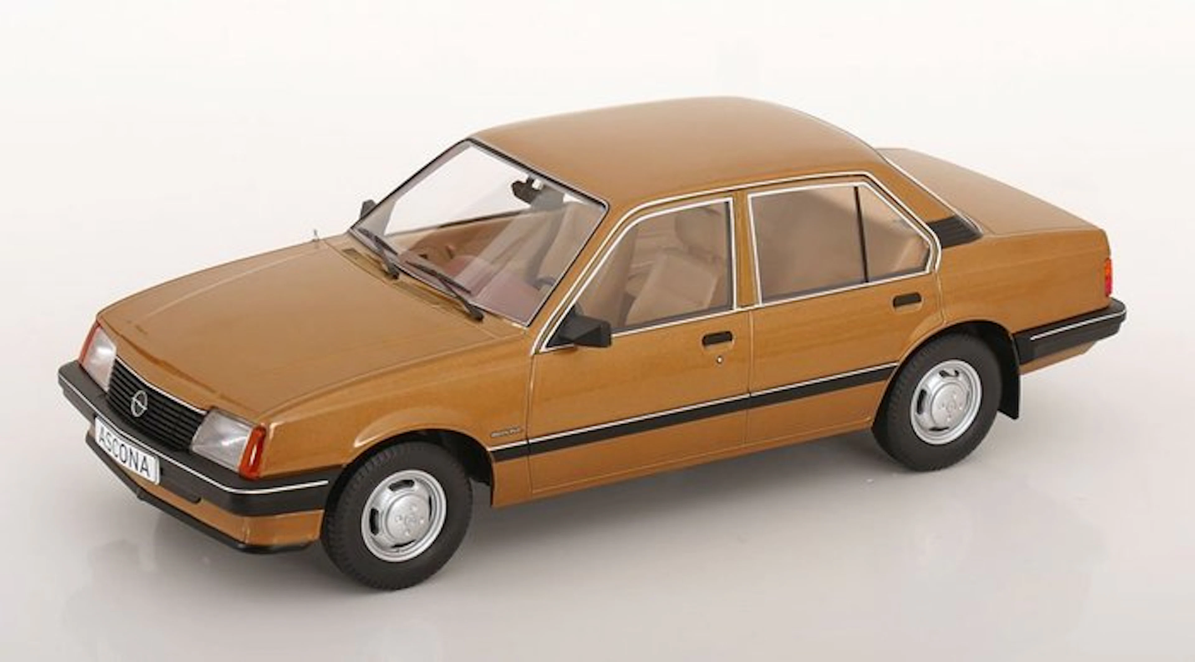 MCG 1:18 - Model car - Opel Ascona C (1981)