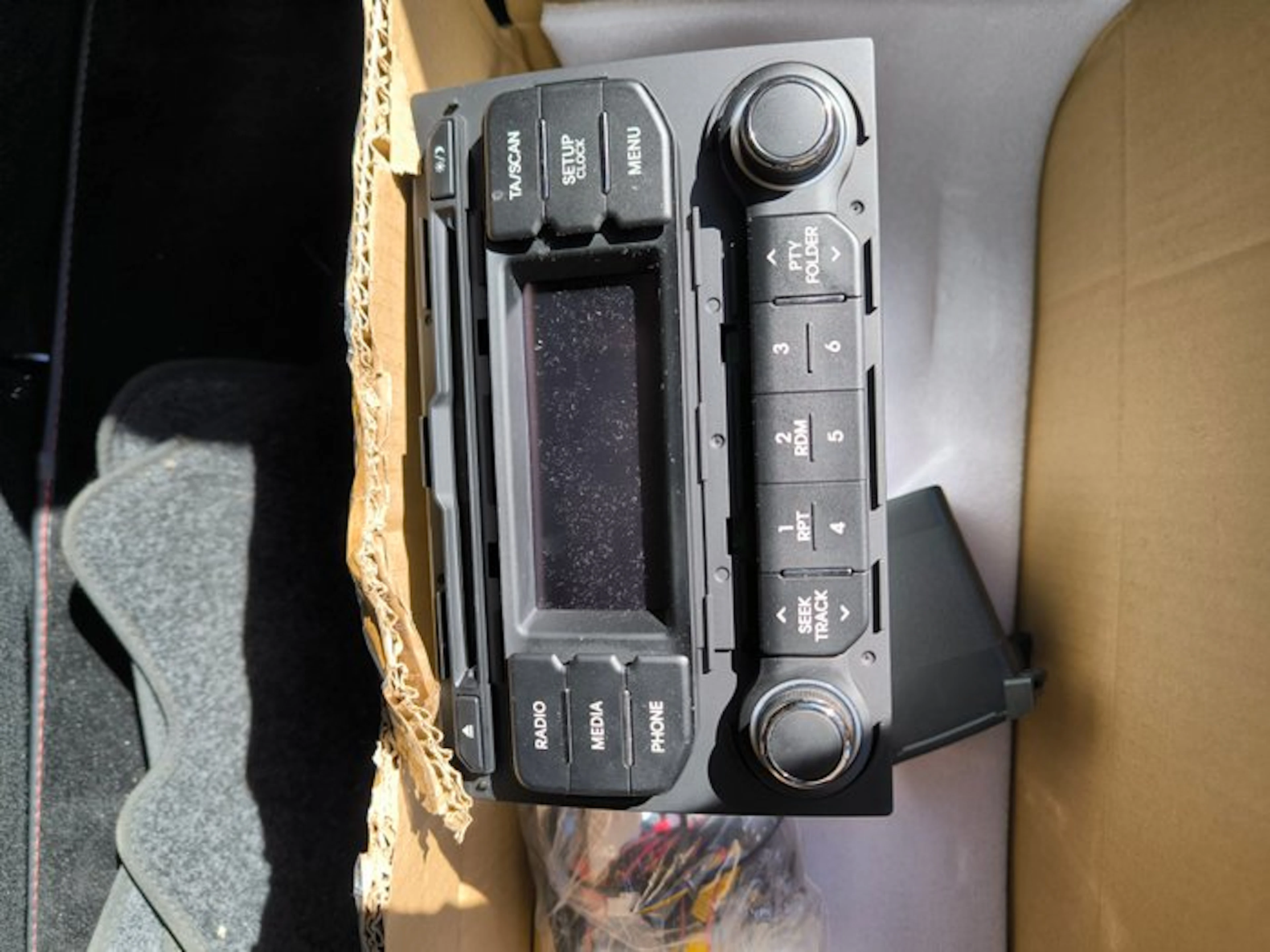 Hyundai Mobis - R75 Autoradio