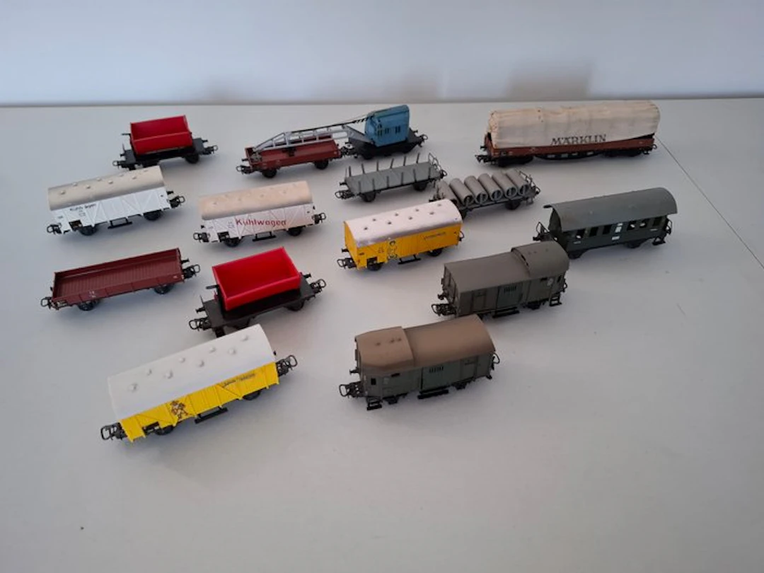 Märklin H0 - Model train railcar (15) - various goods and...