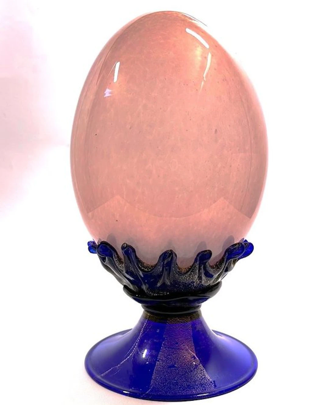 Grande Uovo Rosa Opalino con Supporto a Corona - 38x20 cm - Italia