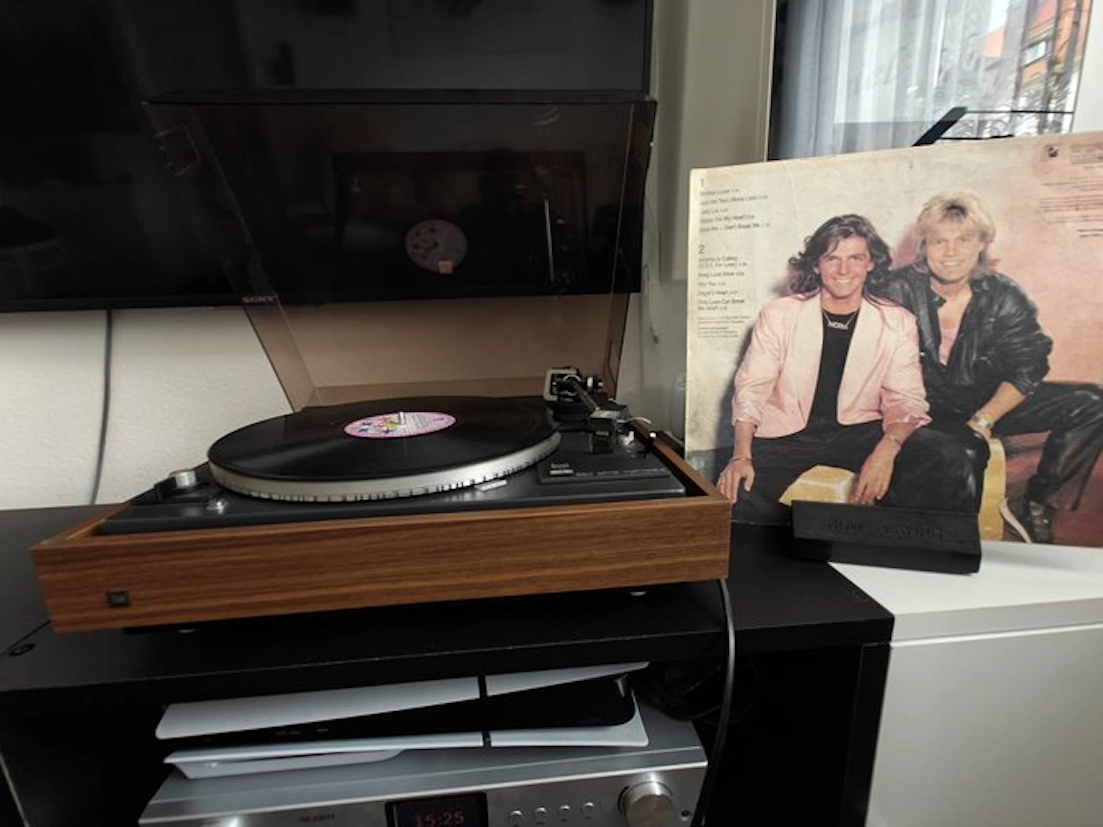 Dual - CS-510 Semi-Automatic Belt-Drive Turntable