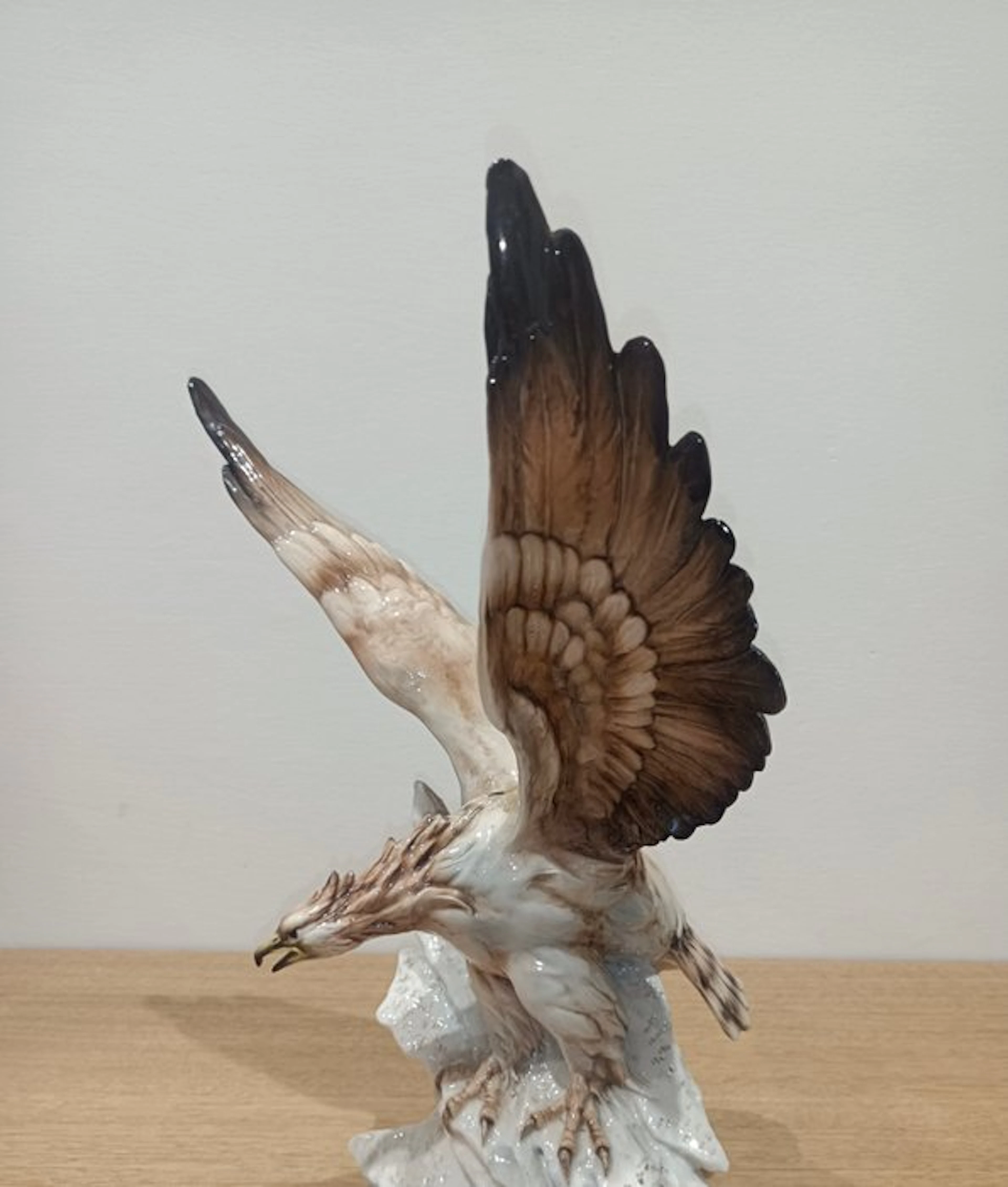 Cacciapuoti - Figure - Aquila - Porcelain