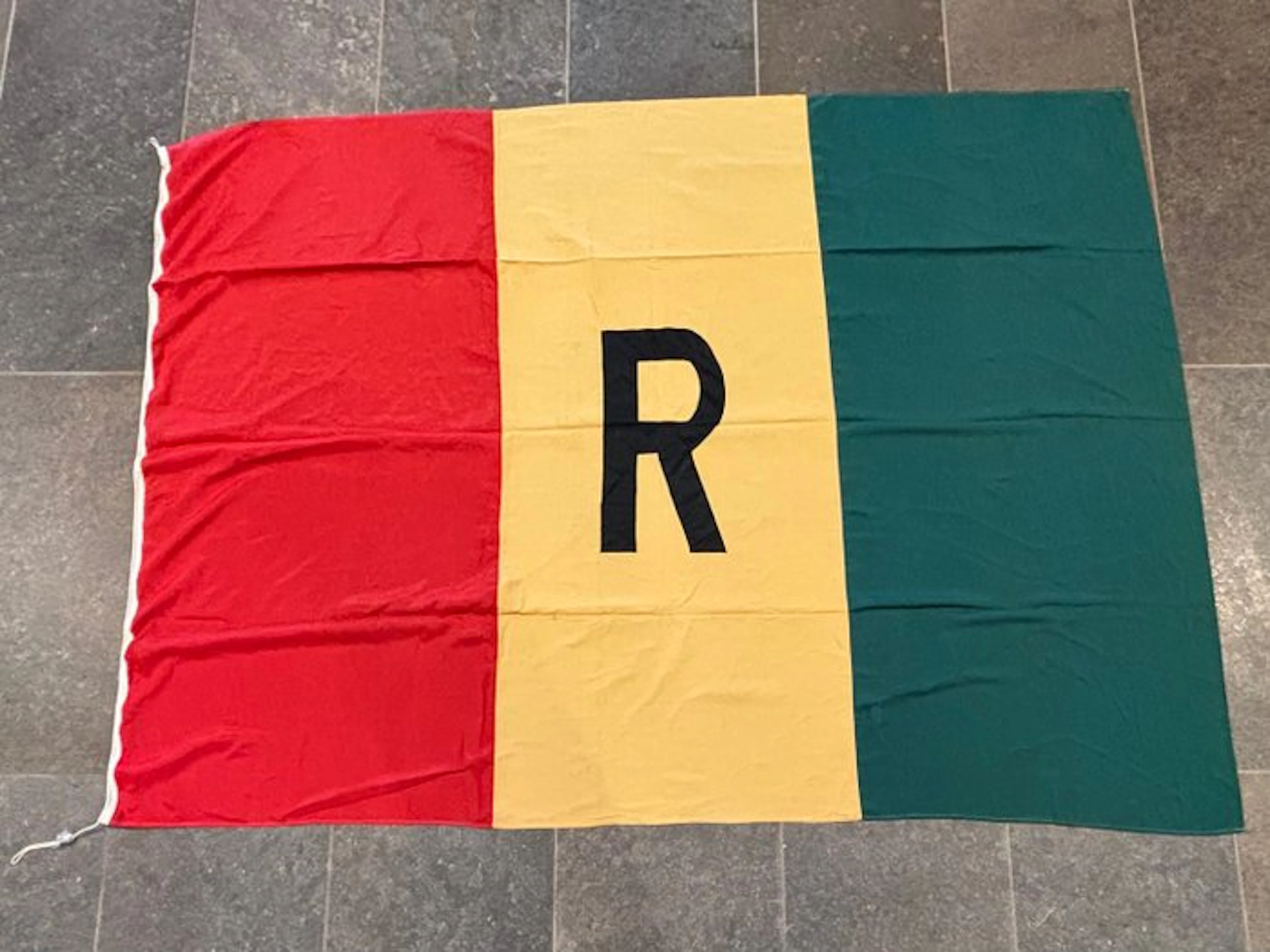 Rwanda - Flag - Rare XXL “R” Flag, 1962–2001 Tricolour - 290x196 cm