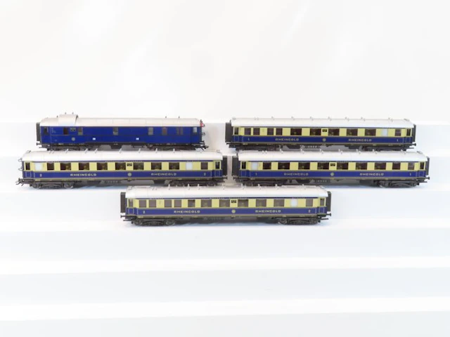Märklin H0 - 4228 - Model train passenger carriage set...